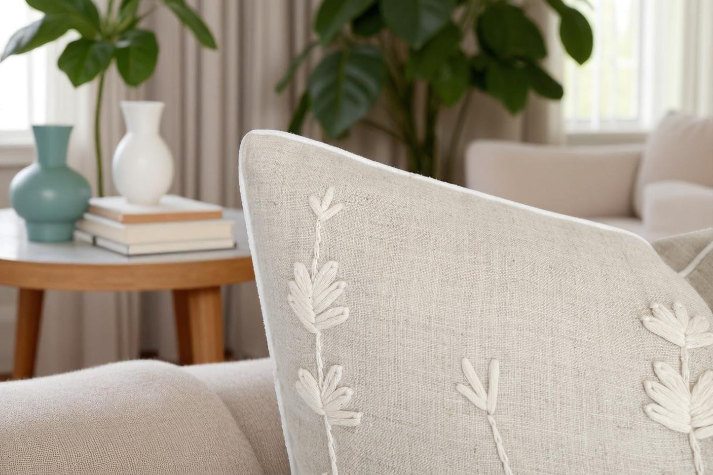 VAGMINE Hand Embroidered Linen Throw Pillow Cover 18x18 – Natural Square Decorative Accent Cushion for Sofa, Bed & Couch – Daisy