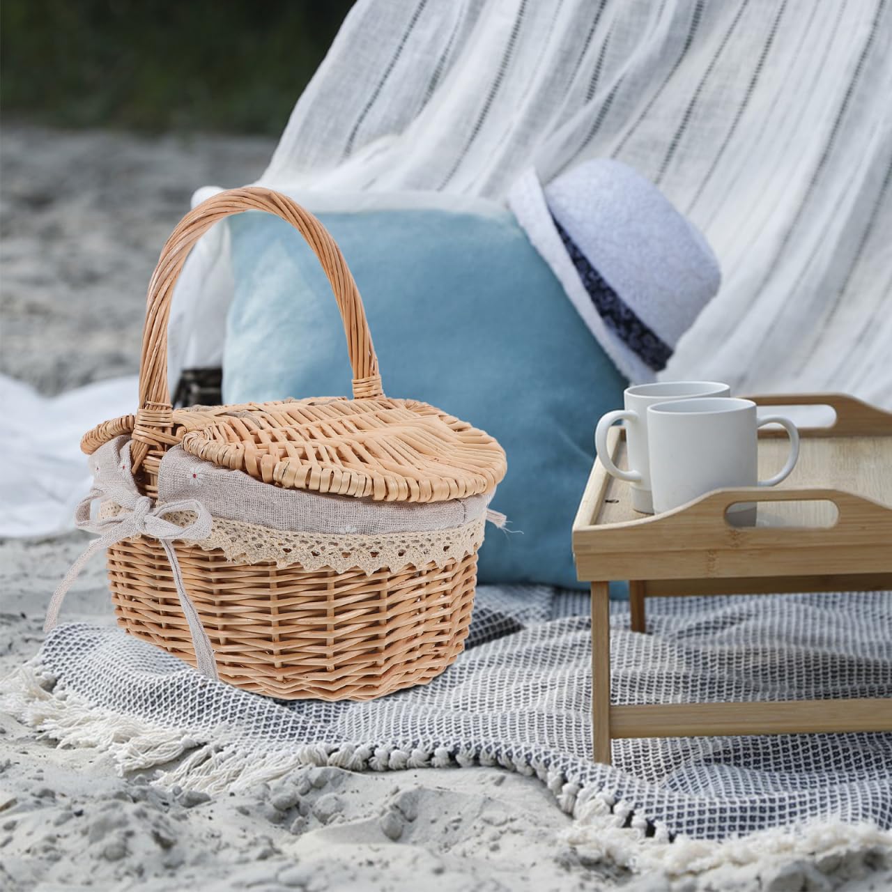 Wicker Picnic Basket with Lid and Handle: Small Hand Woven Rattan Tote Basket Food Hamper Gift for Wedding Easter Outdoor Beach Picnic Camping