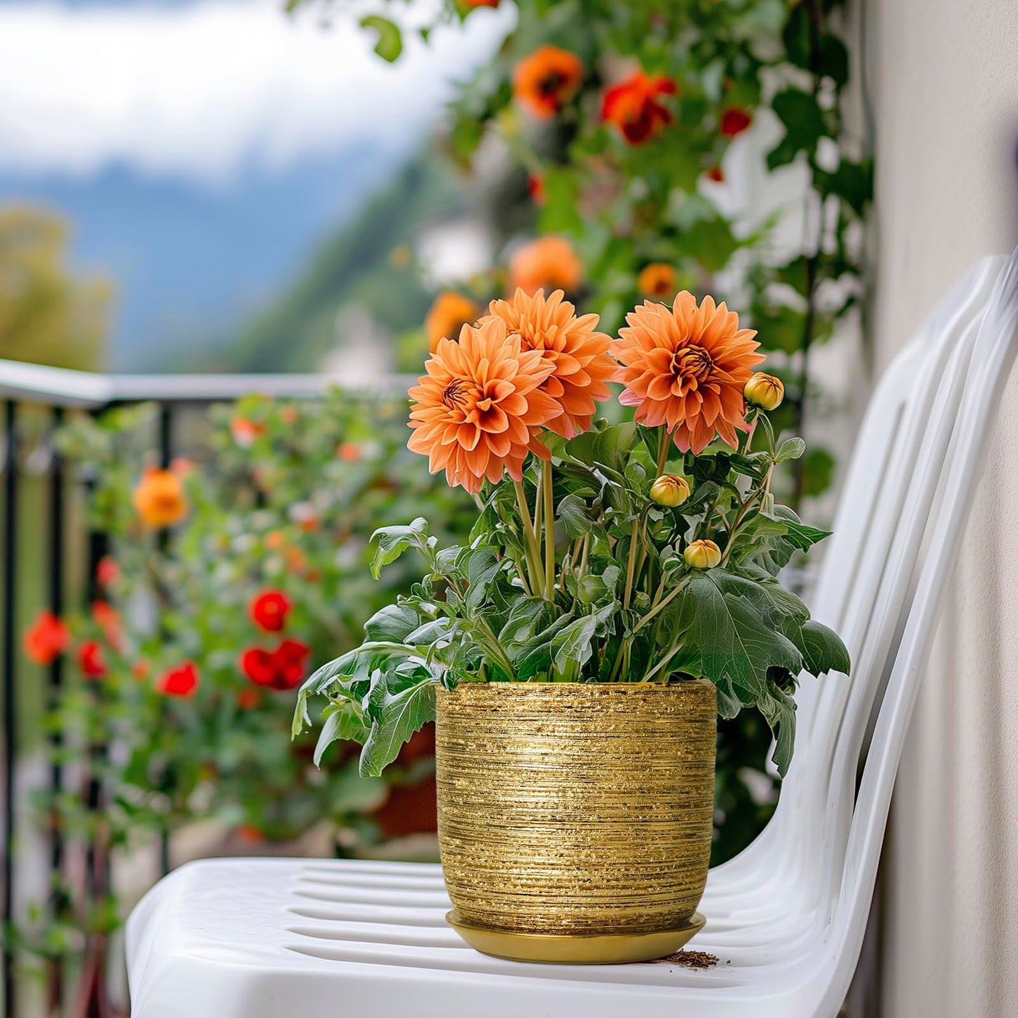 SUNPOTFOR Succulent Pot 5 Inch - Ceramic Plant Pot for Indoor Flowers, Decorative Round Indoor Planter with Drainage Hole and Saucer, Plant Lover Gifts, Patio Office Home Room Decor, Gold