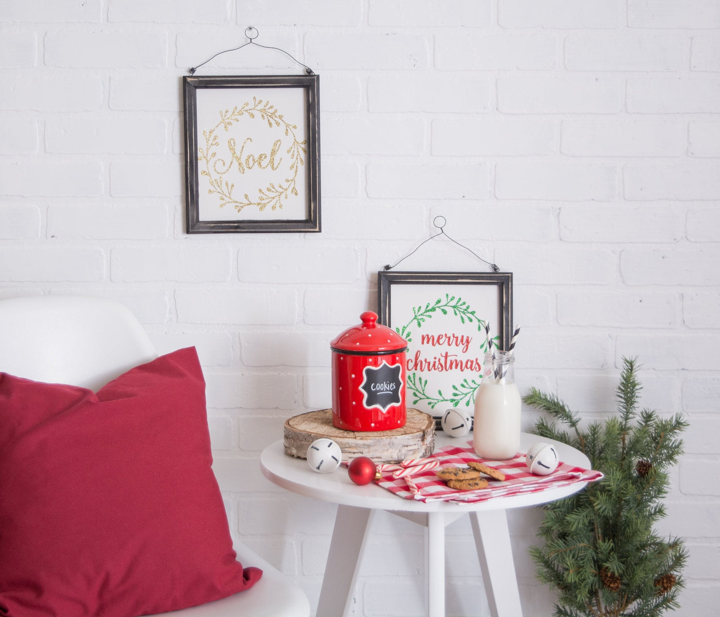 DII Holiday Hanging Wall Decor Lightweight & Decorative, 9.75x8.5x0.63, Noel & Merry Christmas Signs, 2 Count