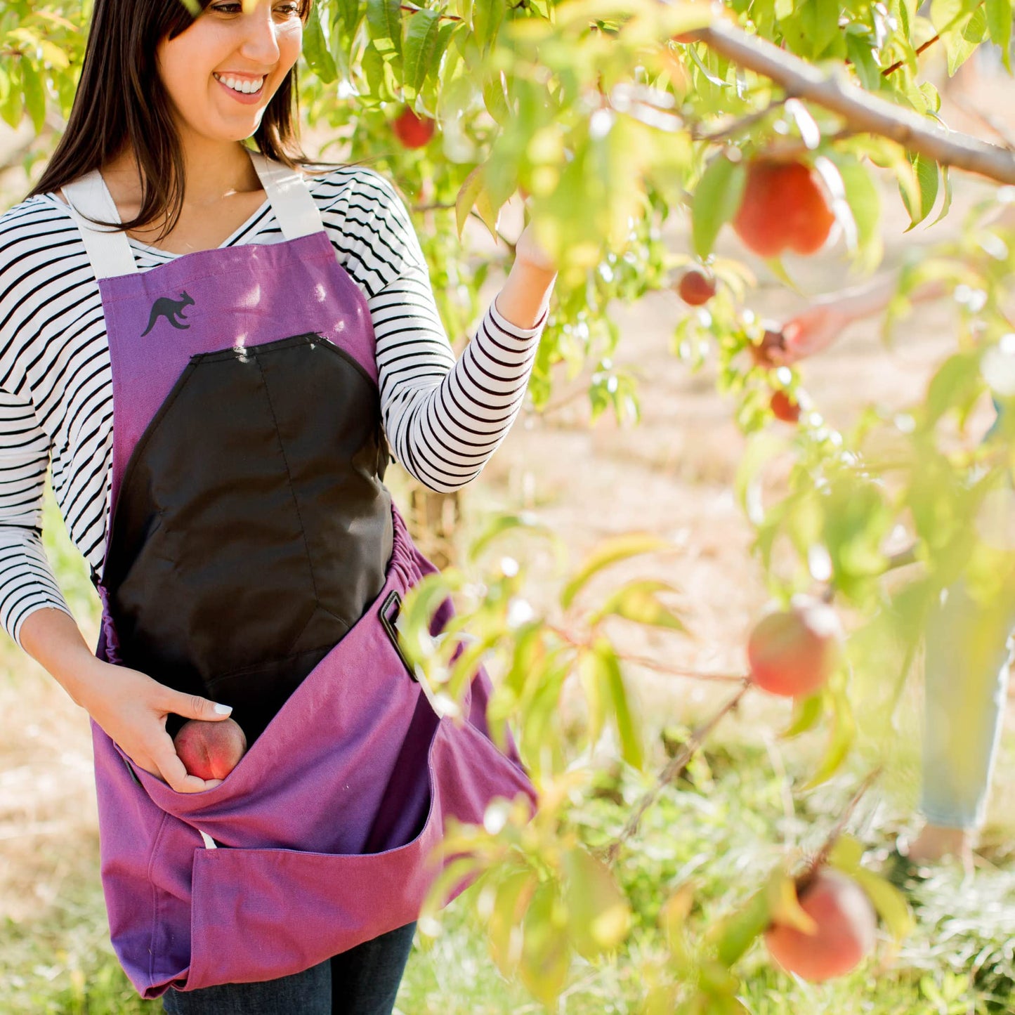 Roo Gardening Apron with Pockets for Women & Men - Canvas Garden Apron with Harvesting Pouch, Water-Resistant, Washable