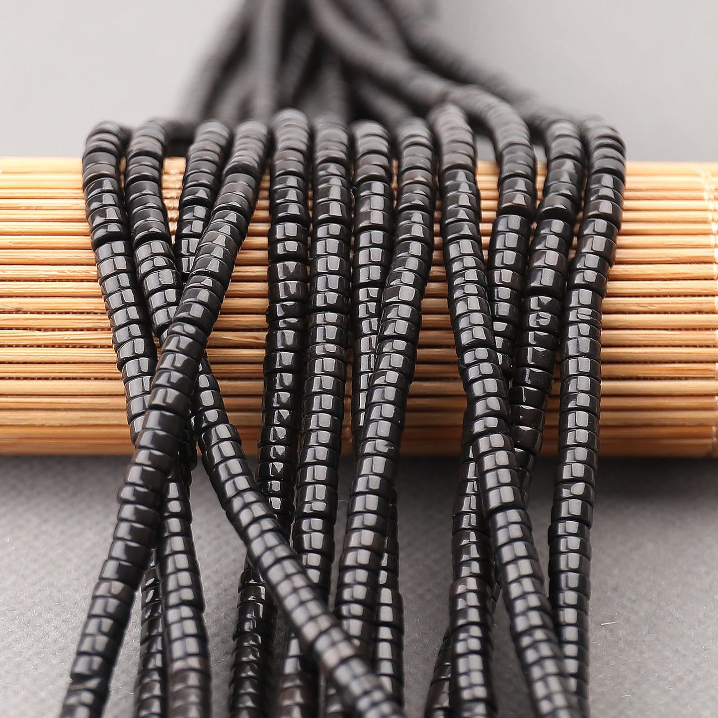 150PCs Natural Black Obsidian Spacer Beads, Loose Semi Precious Flat Round Gemstone Heishi Disc Stone Beads for Beading Jewelry Making 4mm*2mm 38cm
