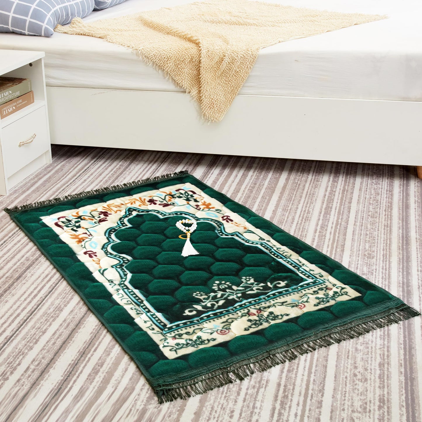 YAZEIN Muslim Prayer Rug with Tasbih Prayer Beads, Soft Large Prayer Matt Islam, Padded Islamic Prayer Mat Thick for Men and Women, Janamaz, Sajadah (31.5" x 47.2", Green)