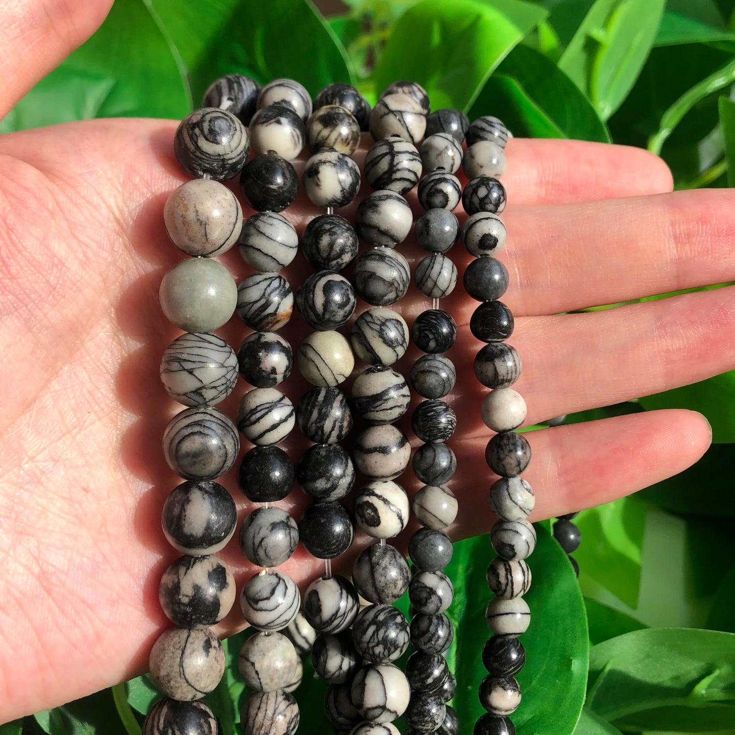 Yochus 60pcs Spider Web Beads，6mm Healing Power Natural Stone Round Loose Beads for Jewelry Making Earring Necklace DIY Crafts