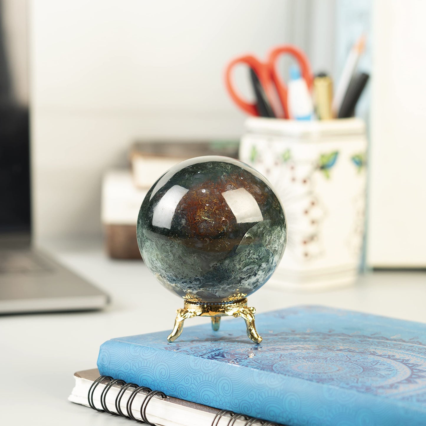 Crocon 50mm Green Blood Stone Sphere Ball with Metal Stand 1400+ Carats Gemstone Ball Healing Sphere Sculpture Figurine for Fengshui Divination Home Decoration Photography Crystal Sphere