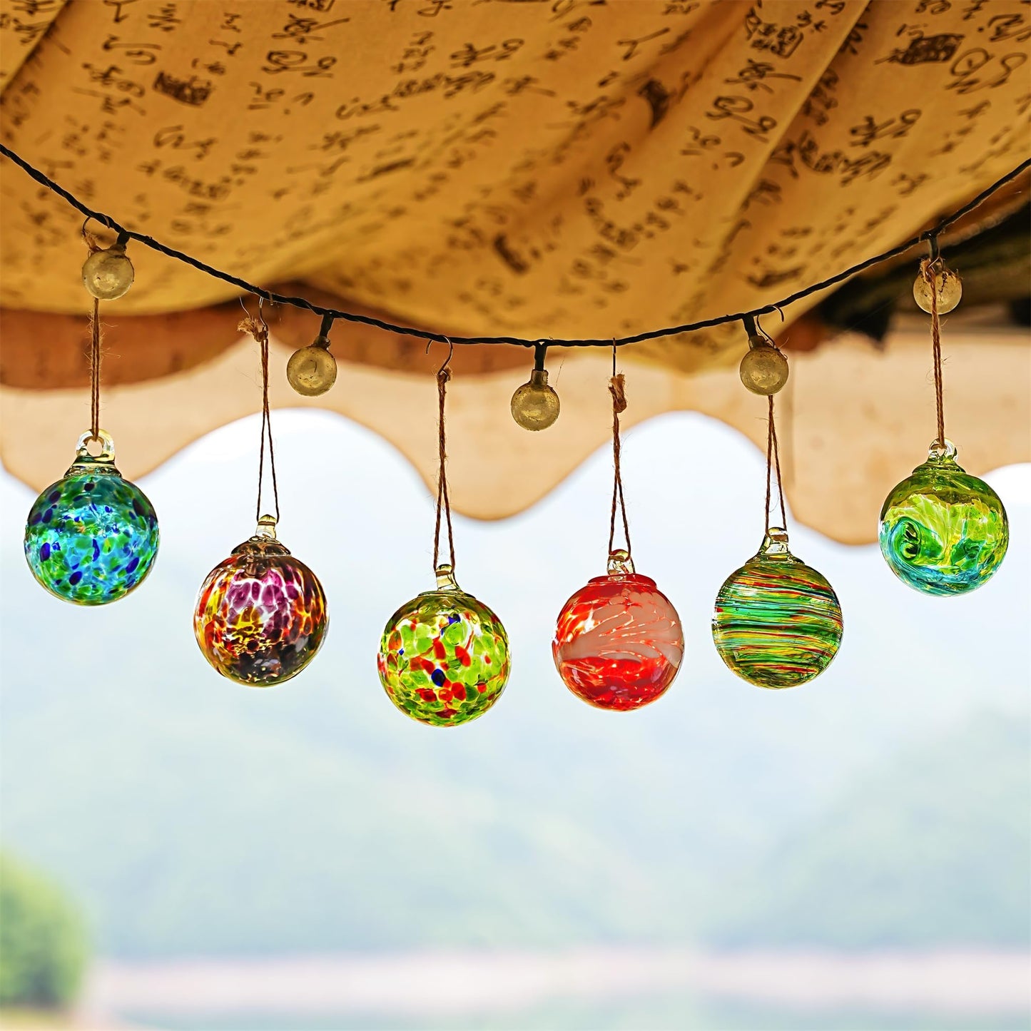 6pcs Hand-Blown Glass Ornaments Balls Hanging Glass Balls Witches Ball Gazing Ball for Home Window Outdoor Garden Patio Xmas Tree Décor