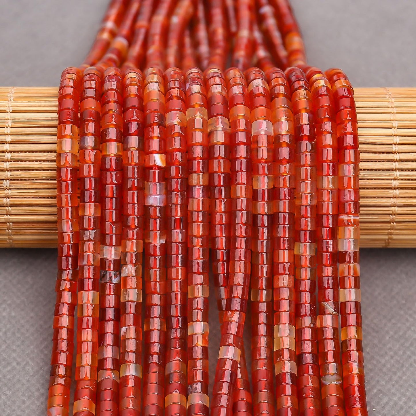 BONNY BOXX 150PCs Natural Carnelian Spacer Beads, Loose Semi Precious Flat Round Gemstone Heishi Disc Stone Beads for Beading Jewelry Making 4mm*2mm