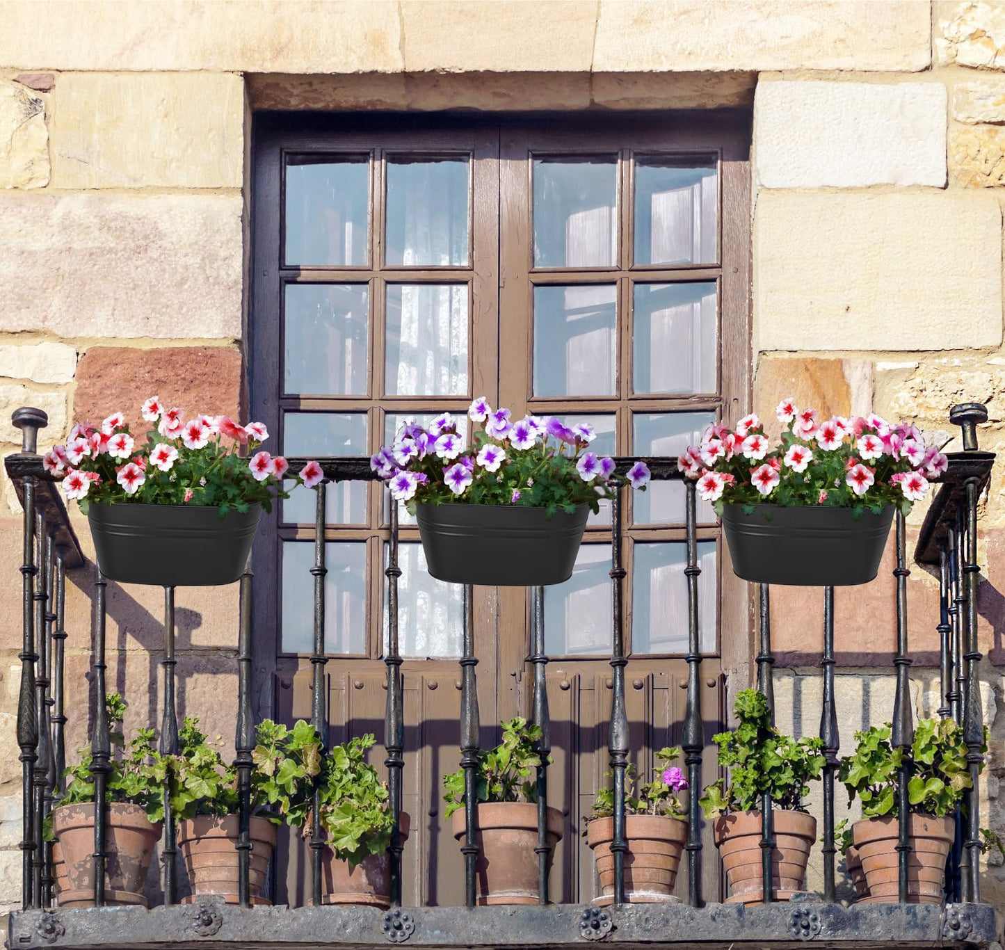 Dahey 3 Pcs Metal Hanging Flower Pots for Railing Fence 10.6 Inch Wall Planters for Indoor Plants Outdoor Countryside Window Flower Holder with Hooks Drainage Holes for Garden Yard Home Decor, Black