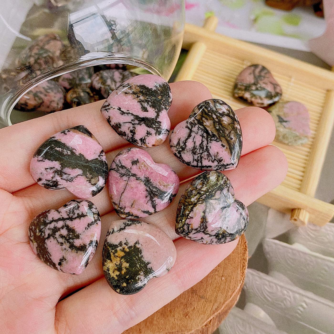 20 PCS Rhodochrosite Natural Heart Healing Crystals Cute Polished Crystal Black Line Rhodolite Stones Palm Love Heart Pocket Set Reiki Energy Balancing Meditation Valentine's Day Gift Women