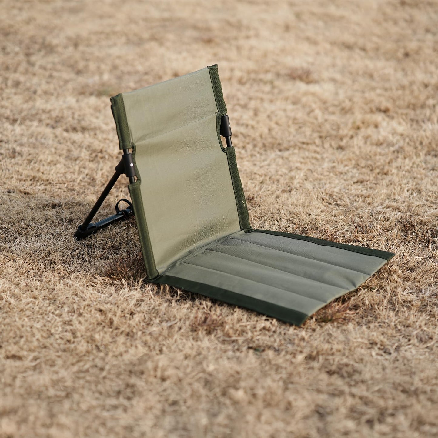 Nyeullcy Outdoor Camping Backrest,Lightweight Foldable Chair,Park Leisure backrest,Beach Portable Single Lazy Chair,Aluminum Lazy Comfortable Backrest (Olive Green)
