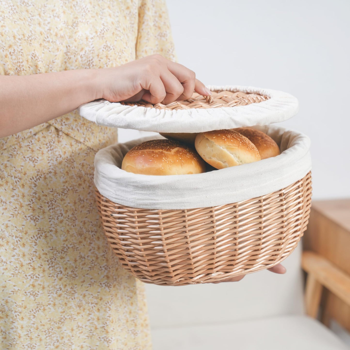 Wicker Bread Basket Serving with Lid & Removable Lining, Sourdough Proofing Basket,Eco-friendly Bread Storage basket Ideal for Picnics & Dining (Oval)