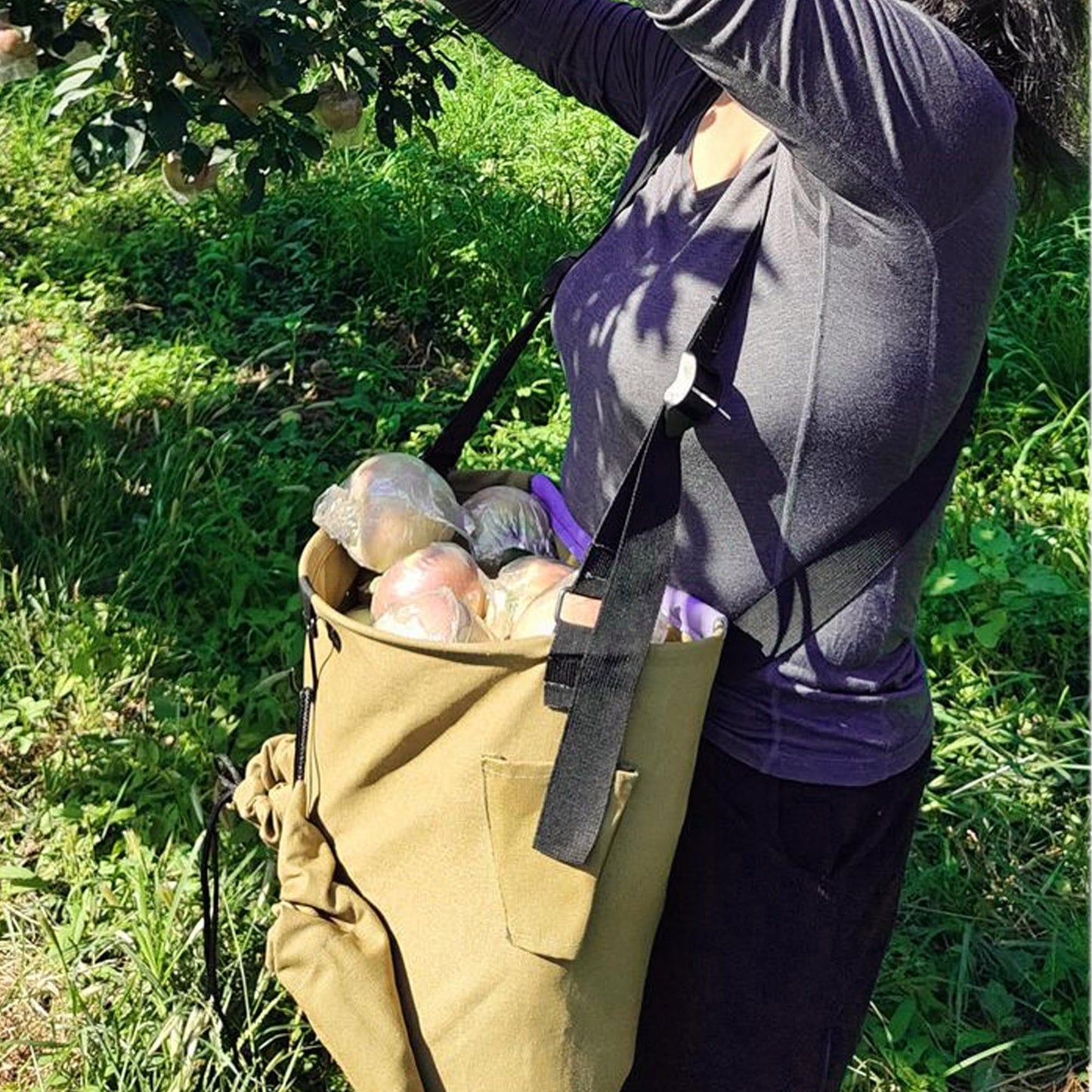 OldSerenWay Adjustable Fruit Picking Bag - Canvas Pouch Harvest Apron with 2 Side Pockets for Garden, Orchard, Farm Use (Brown)