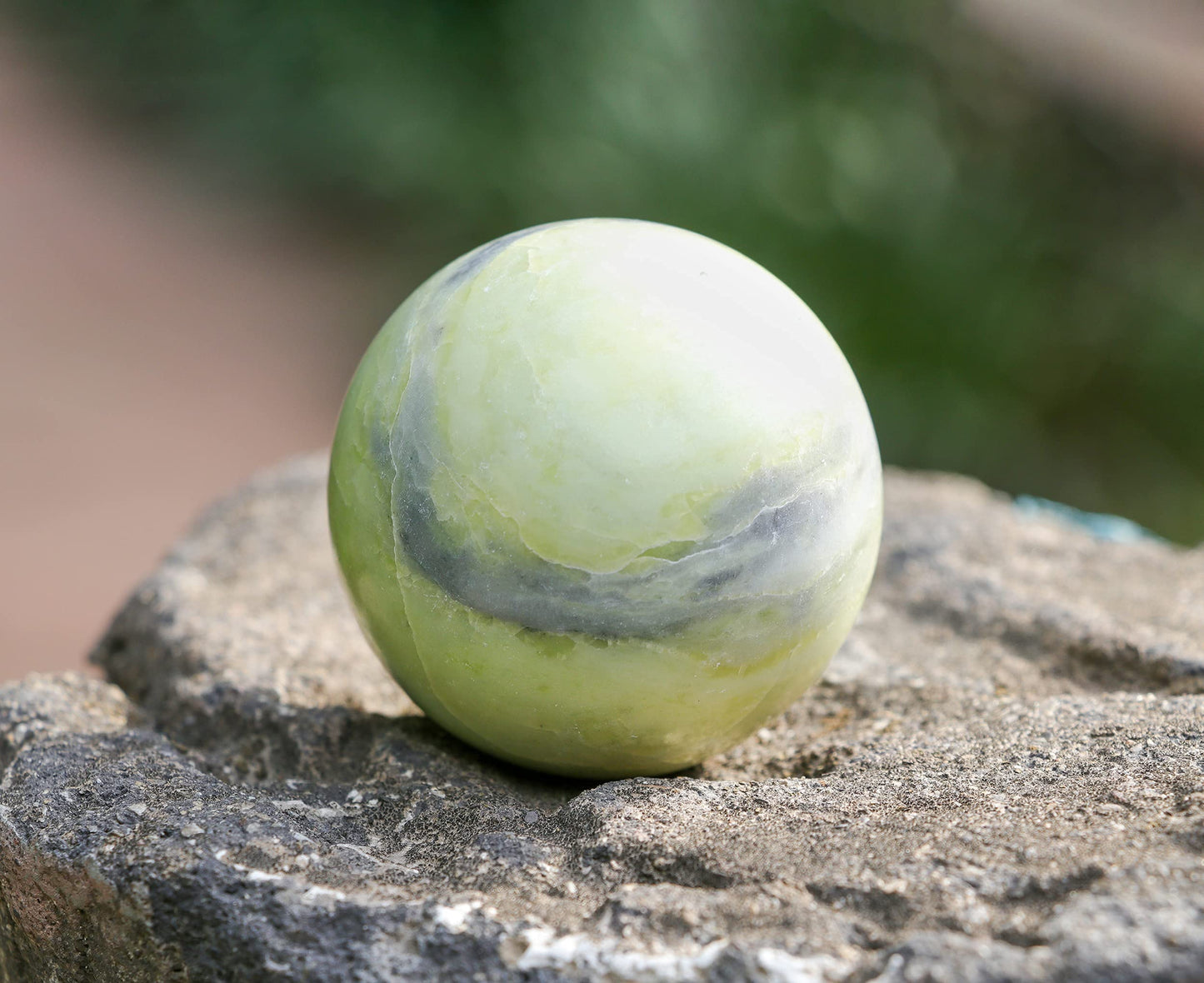 Crocon Serpentine Stone Sphere Ball with Metal Stand - 1400+ Carats Healing Sphere Sculpture for Fengshui, Home Decoration, Photography