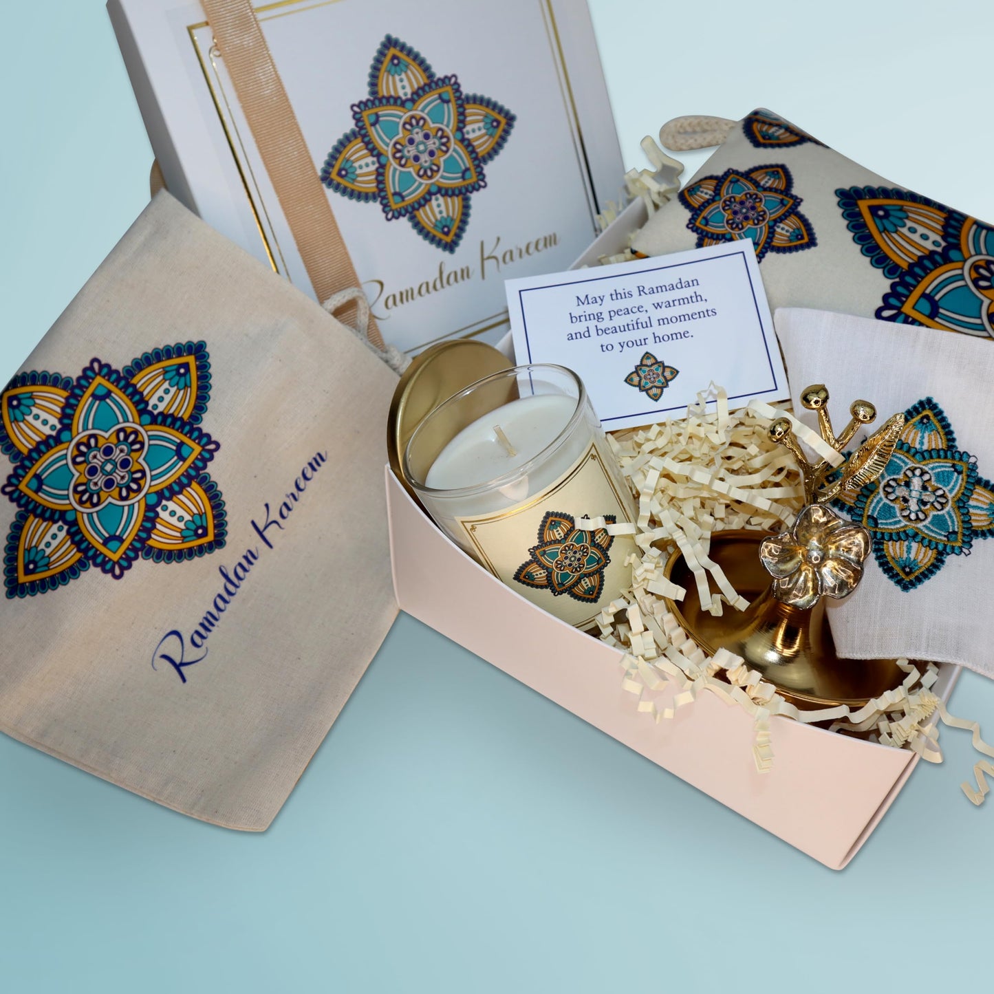 CharmLab Candle – Ramadan Kareem Gift Set, 5 Piece Islamic Home Box with 4.8 oz Scented Candle, Women’s Fabric Wallet Pouch & Decorative Dish, Ramadan & Eid Gift for Women