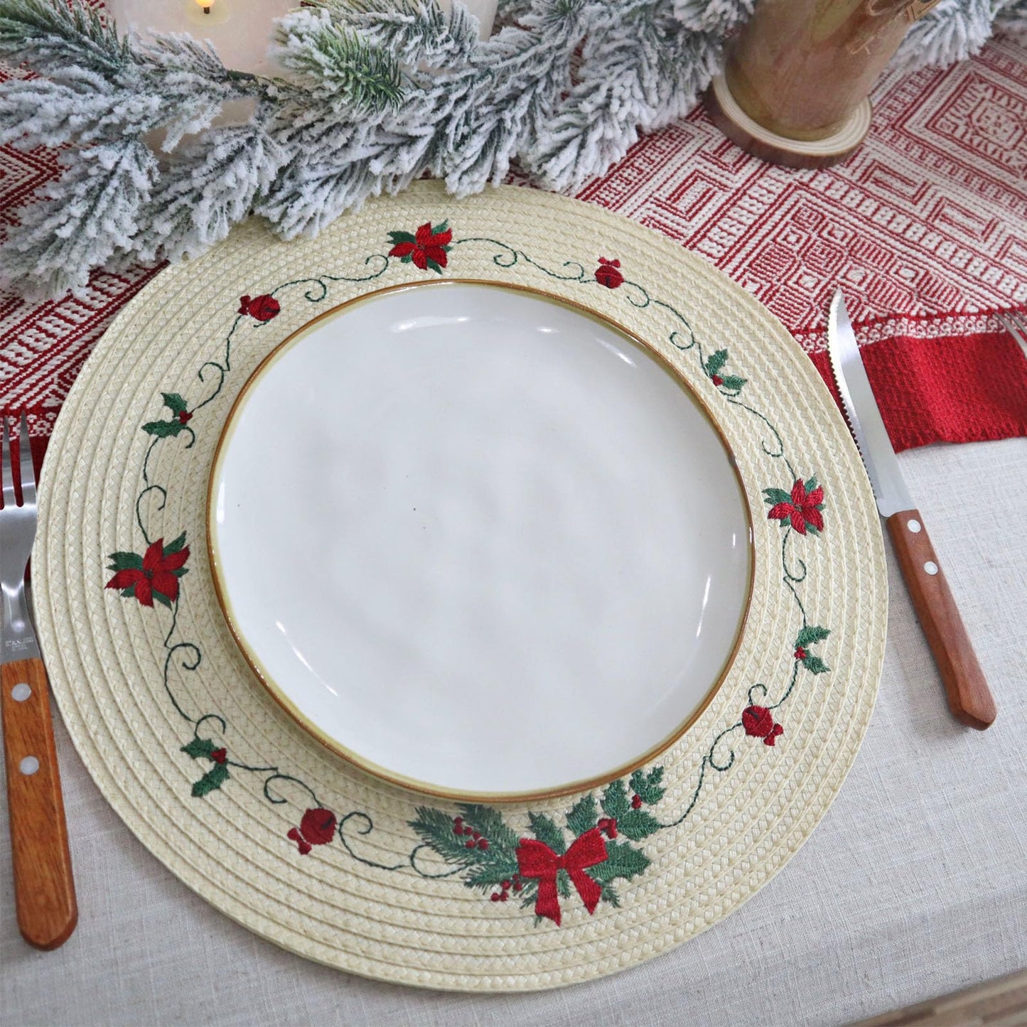 LaneVines Christmas Placemats Set of 4 Round Placemats, Embroidered Holiday Table Placemats Christmas Decorations for Kitchen Dining Table Mats Table Decorations