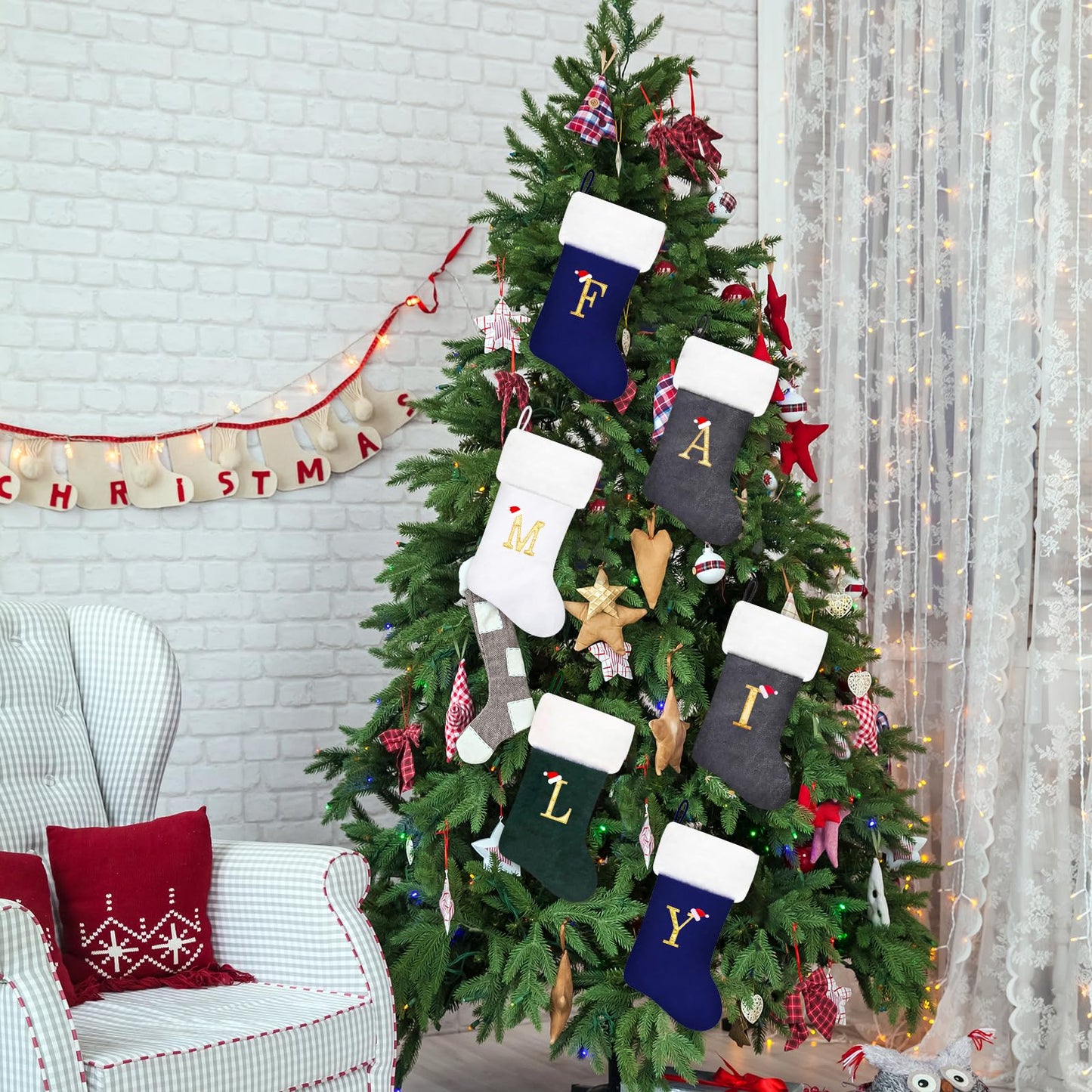 20 Inches Monogram Christmas Stockings, Purple Velvet with White Super Soft Plush Cuff Embroidered Letter Christmas Stocking, Personalized Xmas Stocking for Xmas Tree Holiday Fireplace Family Decor（B）