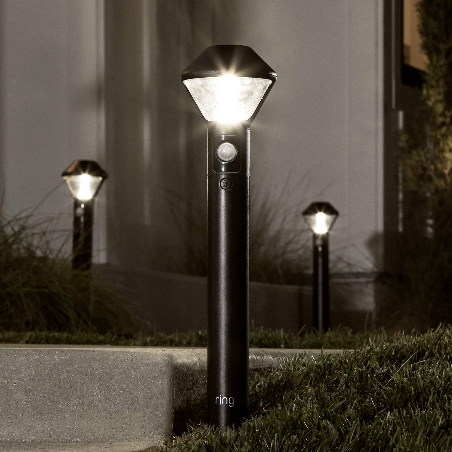 Ring Pathlight Battery — Motion-activated pathlight, bright LEDs, works with Amazon Sidewalk, Black