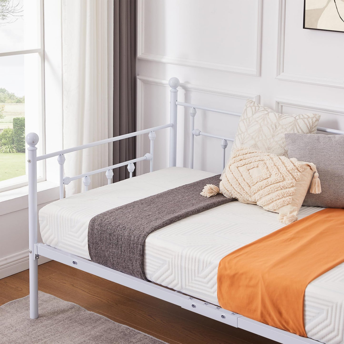 VECELO Daybed Frame,Twin Size Metal Platform Sofa Bed with Headboard，Heavy Duty Steel Slats Support for Living Room, Guest Room, Easy Assembly, White
