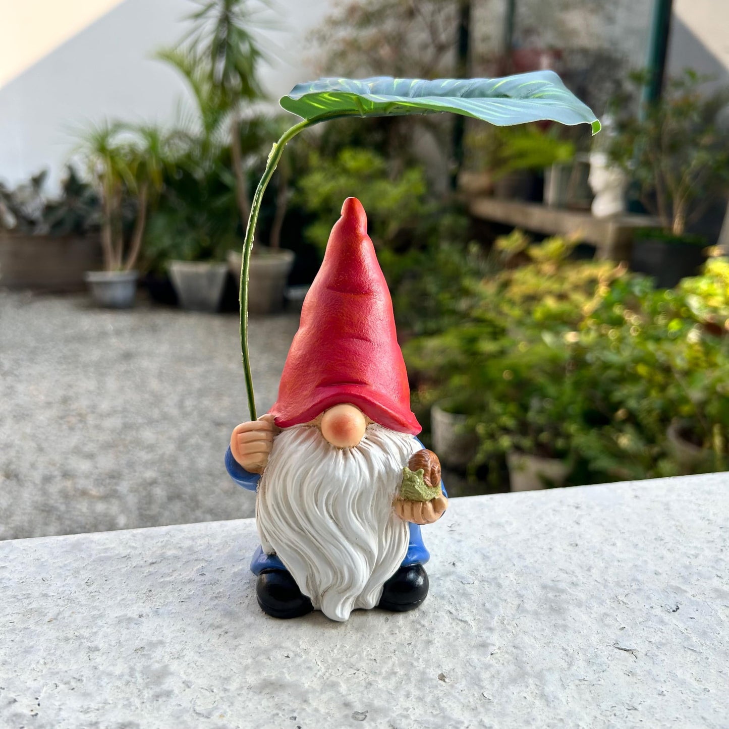 WSHMZYHOME Garden Gnome Statue Decoration with Leaf Umbrella, 6.5” Figurine Ornament for Indoor Outdoor Home Patio Yard Lawn, for Gnome Lovers & Garden Enthusiasts，Mom，Women
