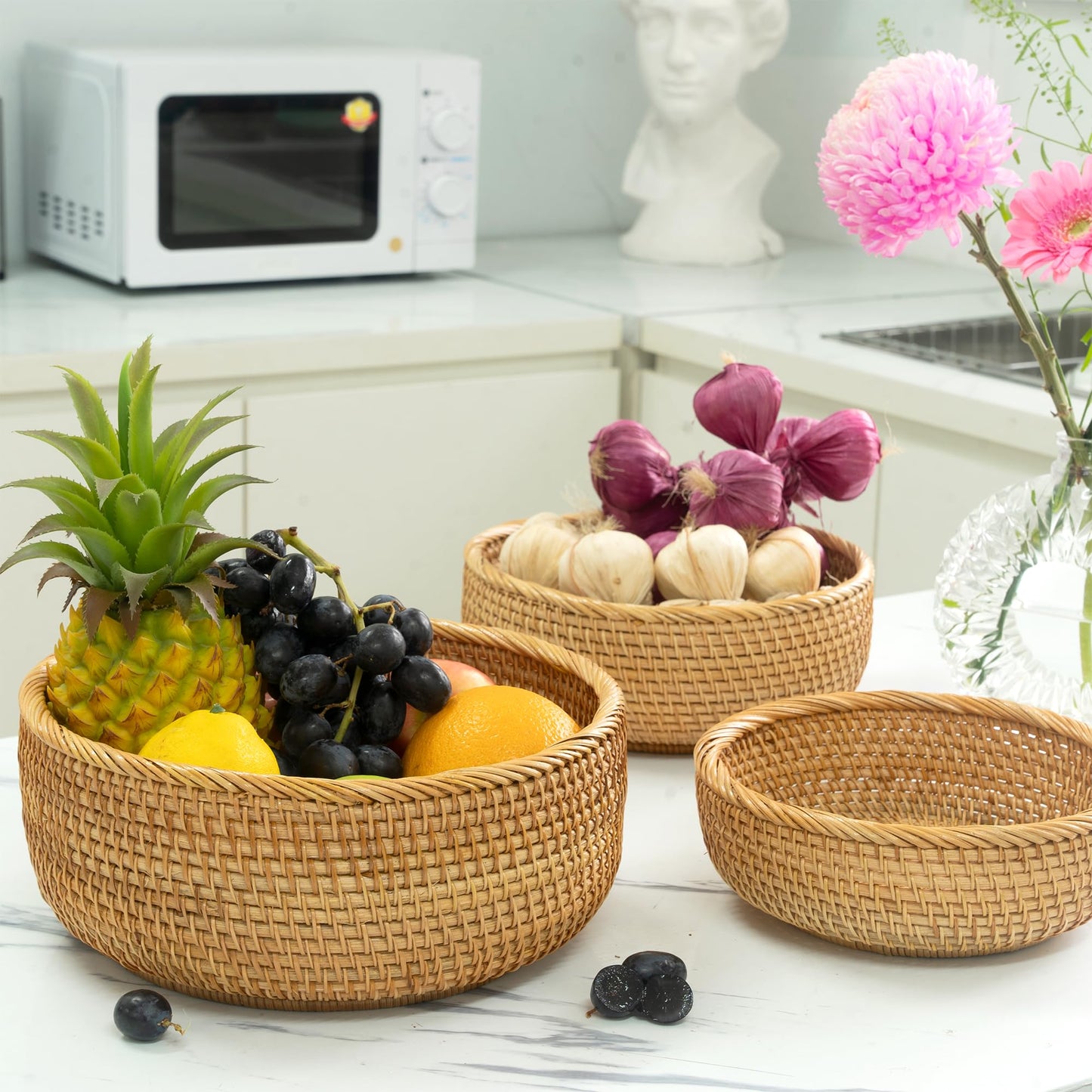 CLAYNIX Woven Fruit Basket For Holder Bowl Decorative Bread Vegetable, Serving Bowl Set of 3 For Organizing Kitchen Natural Rattan Picnic Basket Round Stackable (Natural)