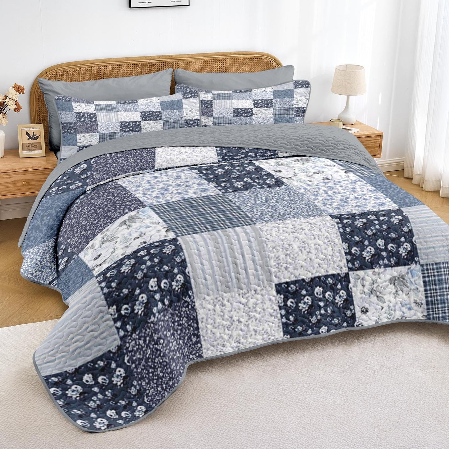 Pamnest Patchwork Quilt Set Queen Size, Floral Boho 3 Pcs Soft Bed Cover Bedding Set, Rustic Blue Farmhouse Lightweight Bedspread Coverlet with 2 Pillow Shams for All Season