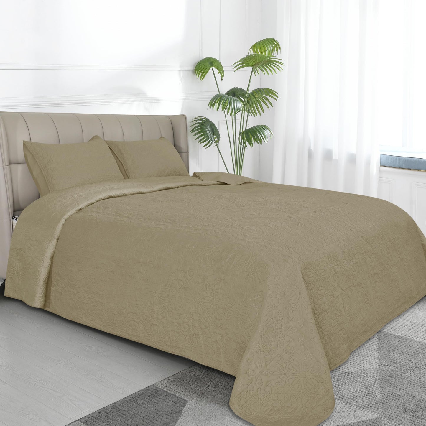 Easy-Going Full/Queen Size Reversible Quilt Set with 1 Quilt and 2 Pillow Shams, Soft Bed Quilt Cover, Water Resistant Lightweight Microfiber Bedspread, Stain Resistant, Damask-Beige/Beige
