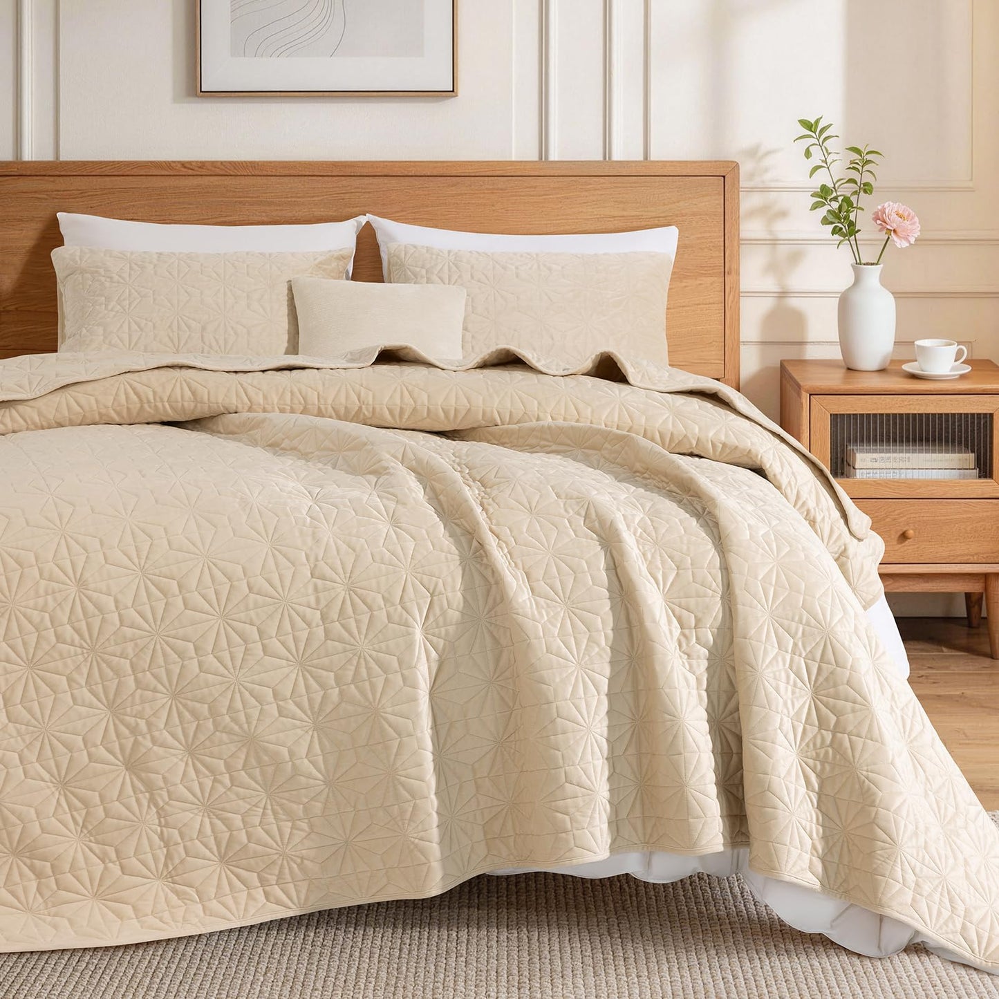 Uqocnh Luxury Velvet Quilt Set Queen Size 3 Piece, Soft Channel Stitch Velvet Comforter Set with 2 Pillow Shams, Lightweight Coverlet Bedspread Bedding Set for All Seasons, Beige