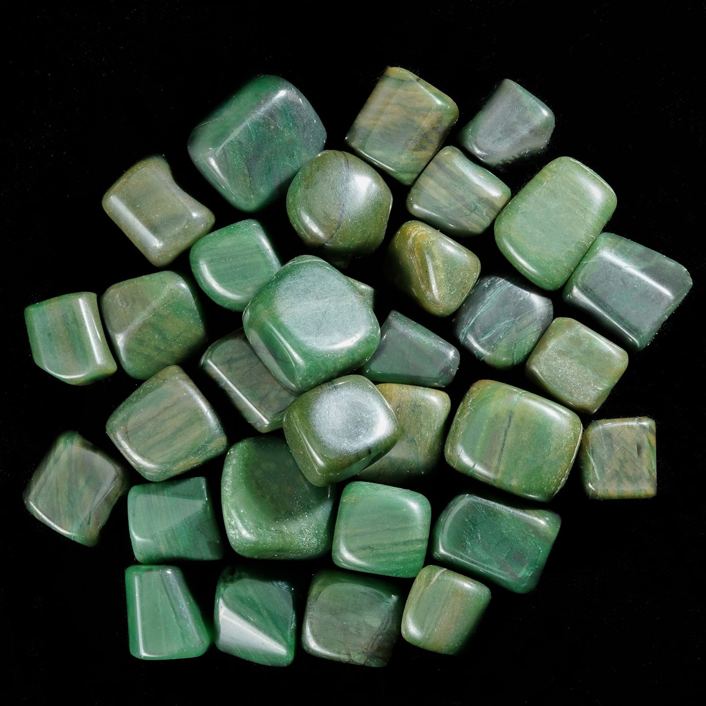 "Crocon 1LB Green Aventurine Tumbled Stones and Crystals bulk 2000+ Carats Natural Crystal Kit for Reiki Healing Crystal Polished, Tumble Stones, Chakra Balancing, Gift, Home Decor Size : 2025 mm"