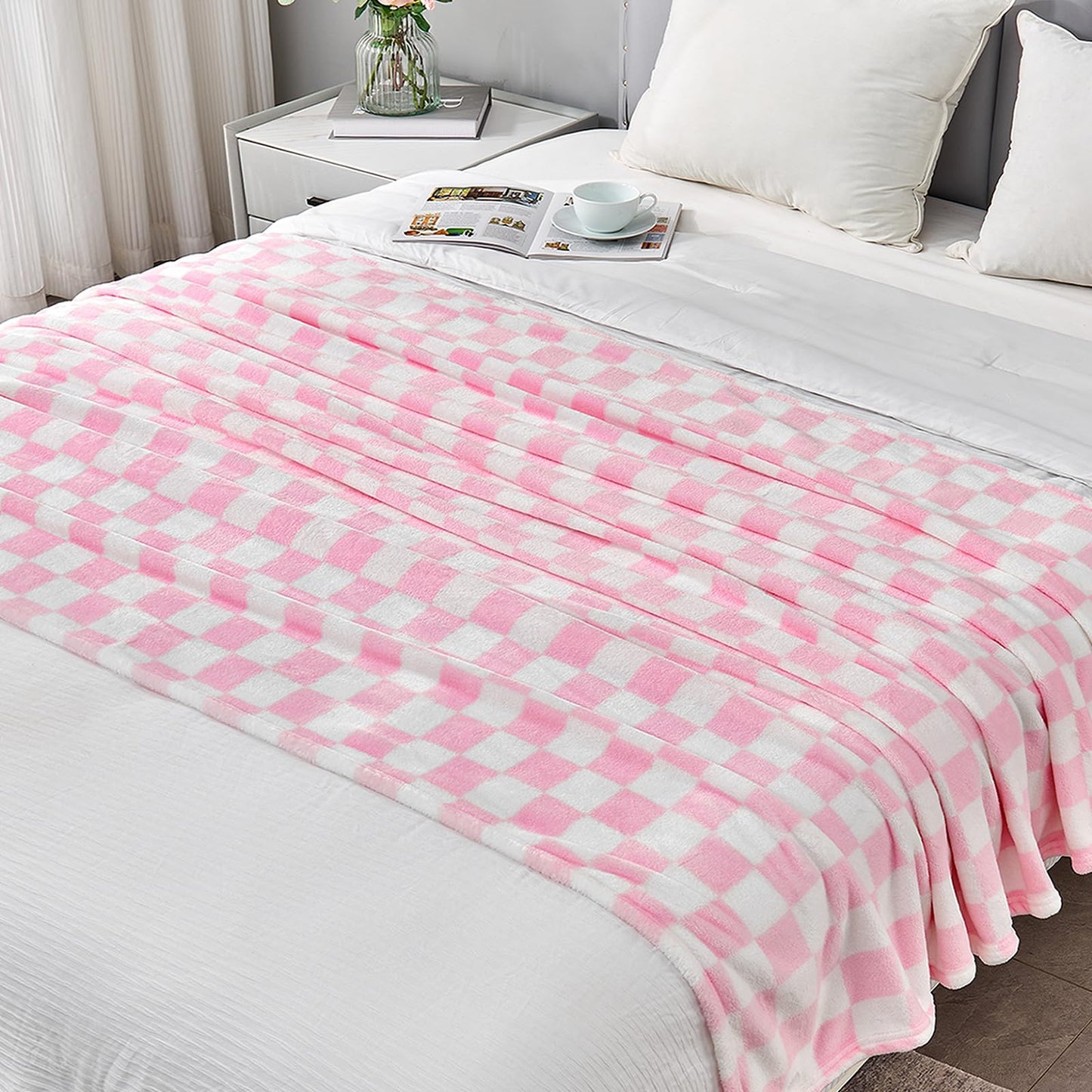 Edenleaf Pink Checkered Blanket, Ultra Soft Fleece Checkered Throw Blankets for Couch Bed and Travel, Luxury Throws for All Seasons, 50x60 Inch, Pink