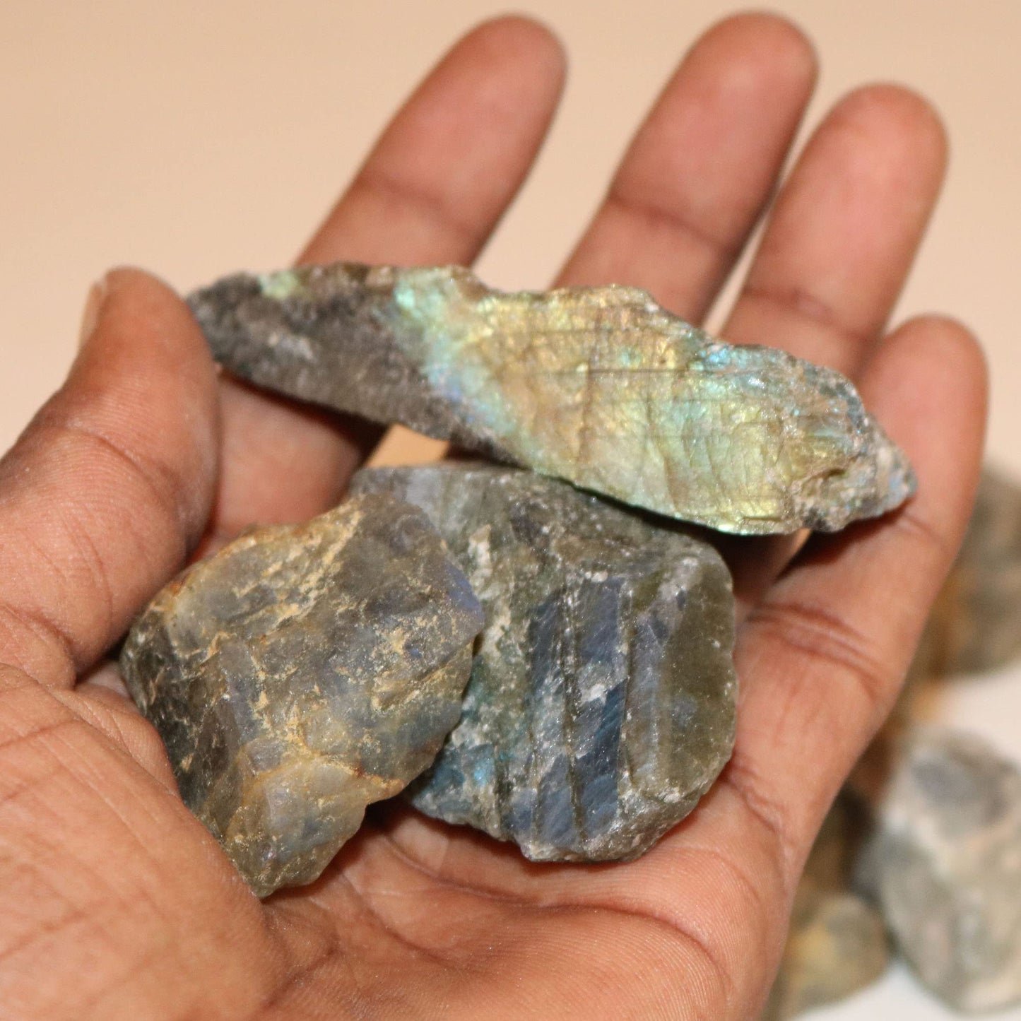 REAL-GEMS Natural Labradorite 1lb lot Raw Healing Crystals Rough Stones for Tumbling, Cabbing, Polishing, Wire Wrapping, Wicca & Reiki Crystal Healing, Mix Gemstones,7 Chakra (Labradorite)