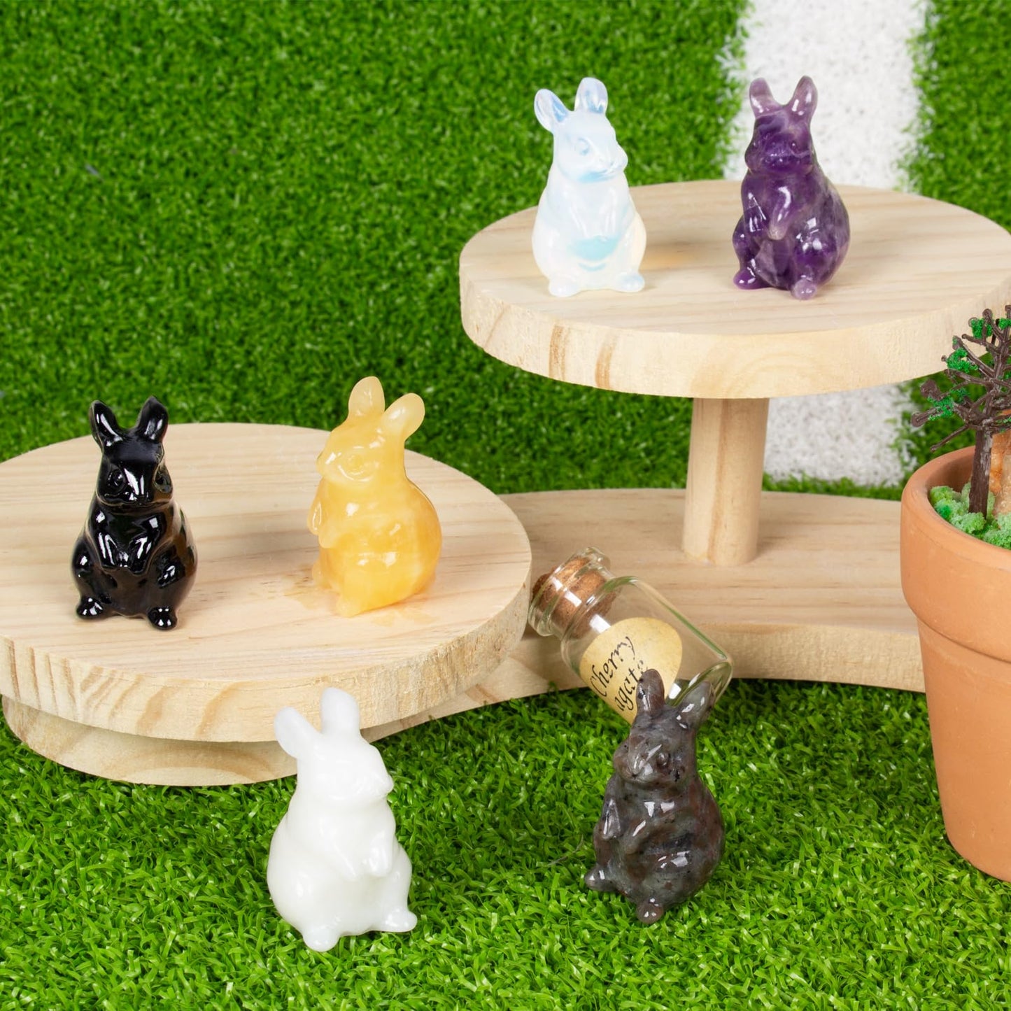QLRSUXN Amethyst Bunny Figurine, Hand-Carved Rabbit Statue for Home Decor,1.6" Healing Crystal Desk Ornament, Easter Gift for Women Men, Lucky Feng Shui Charm for Office, Cute Animal Spirit Totem
