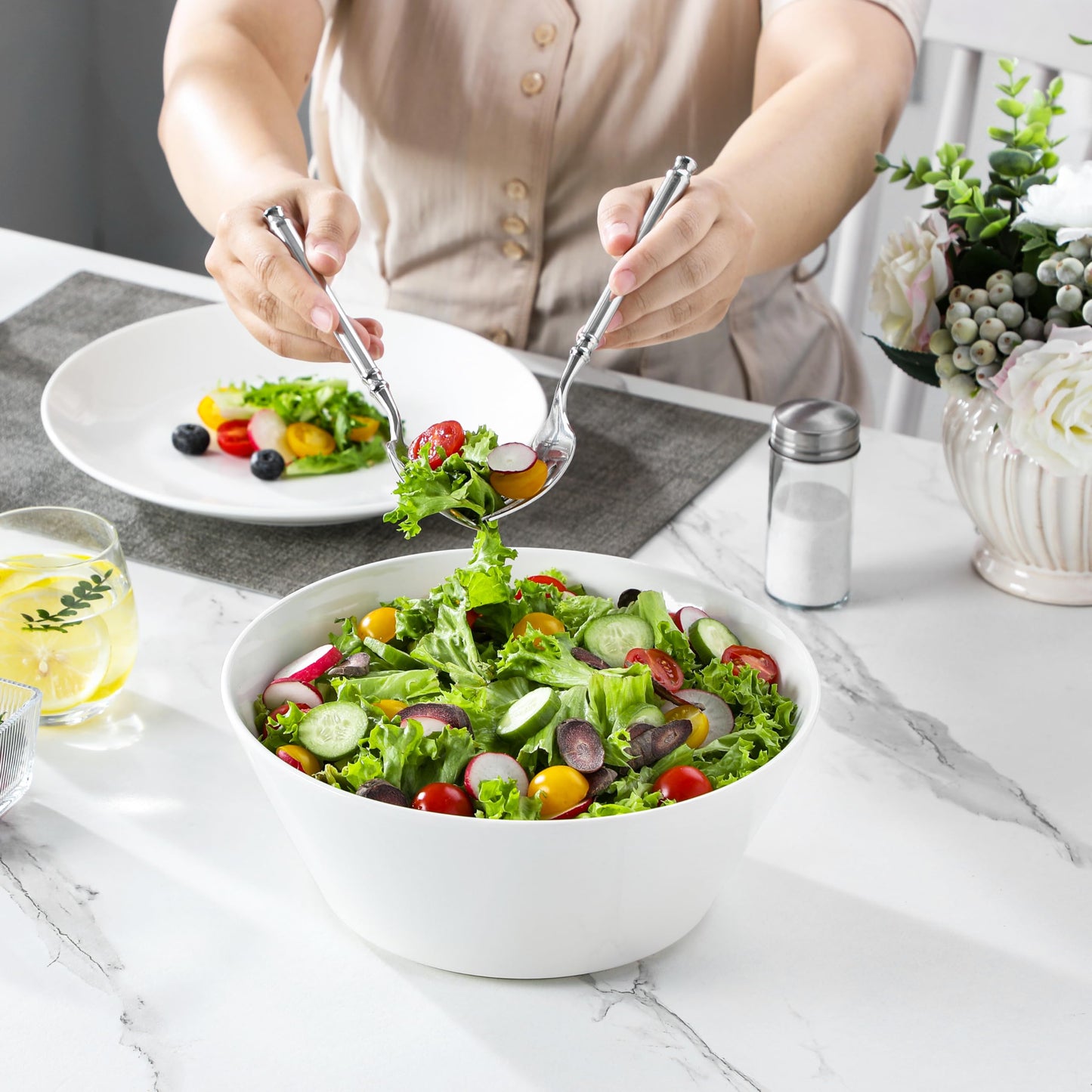 MALACASA Serving Bowls, 105 OZ Large Salad Bowls Set of 2, Porcelain White Bowls for Kitchen, Deep Bowls for Salad, Soup, Pho and Fruit, Ceramic Serving Bowls for Party, Microwave Safe, Series Regular