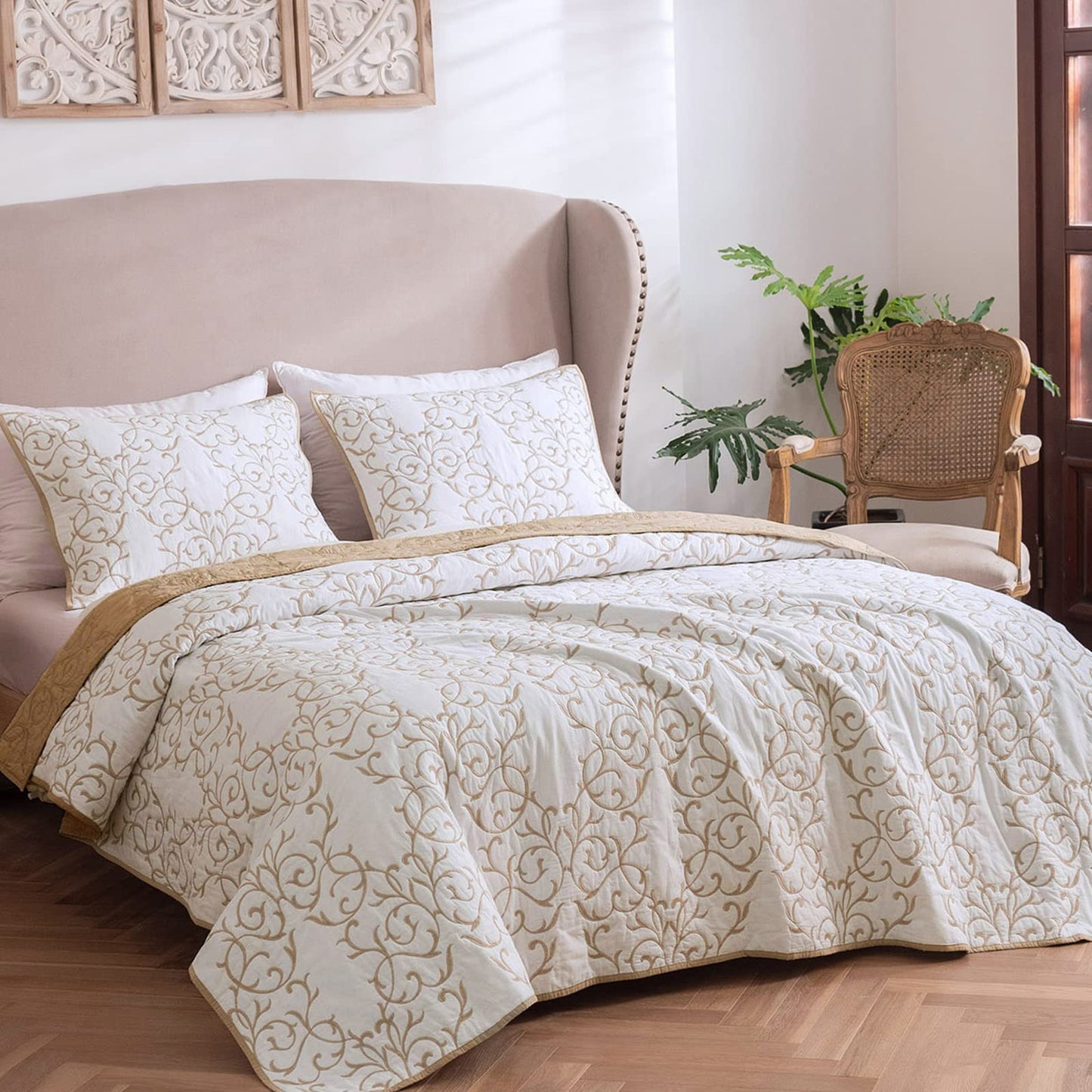 mixinni Reversible Soft Quilts 3-Piece Beige Embroidery Pattern Elegant Set with Embroidered Decorative Shams Soft Bedspread&Coverlet Set (Queen Size, Beige)