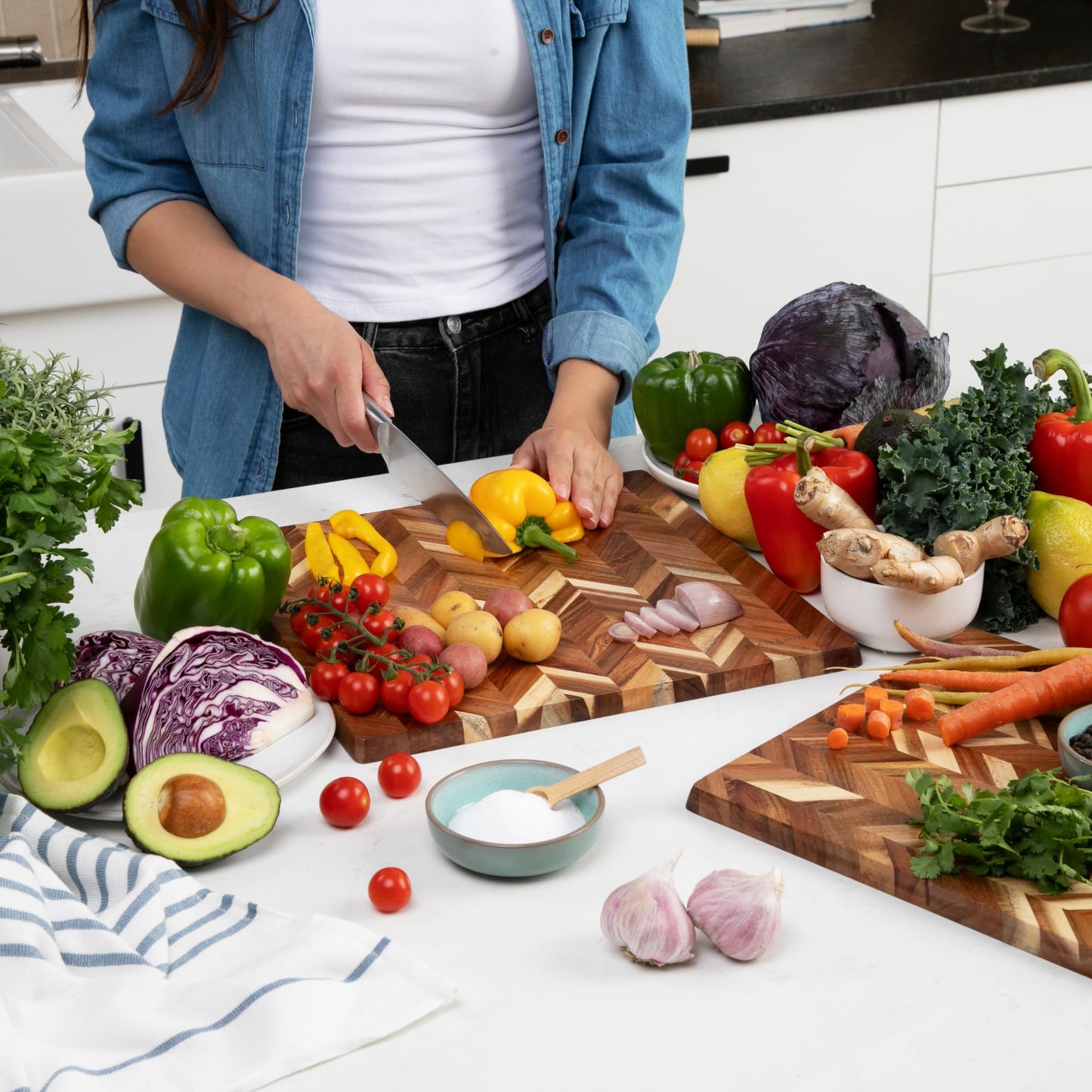 SLATE & ROYCE Herringbone Acacia Wood Cutting Board Set of 2 — Premium Wood Cutting Board & Serving Board, Non-Toxic, Kitchen Prep & Entertaining, Perfect Wedding or Housewarming Gift