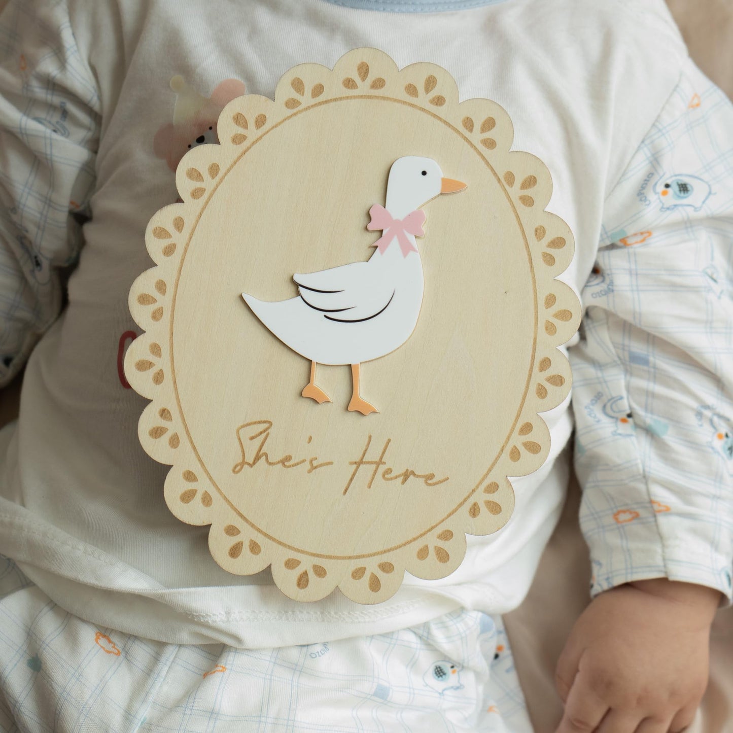 MEMOLEBIA Baby Announcement Sign, Hello World Newborn Sign for Hospital, She’s Here Card, Baby Announcements Ideas, Newborn Photography Props Double-Sided (HW1)