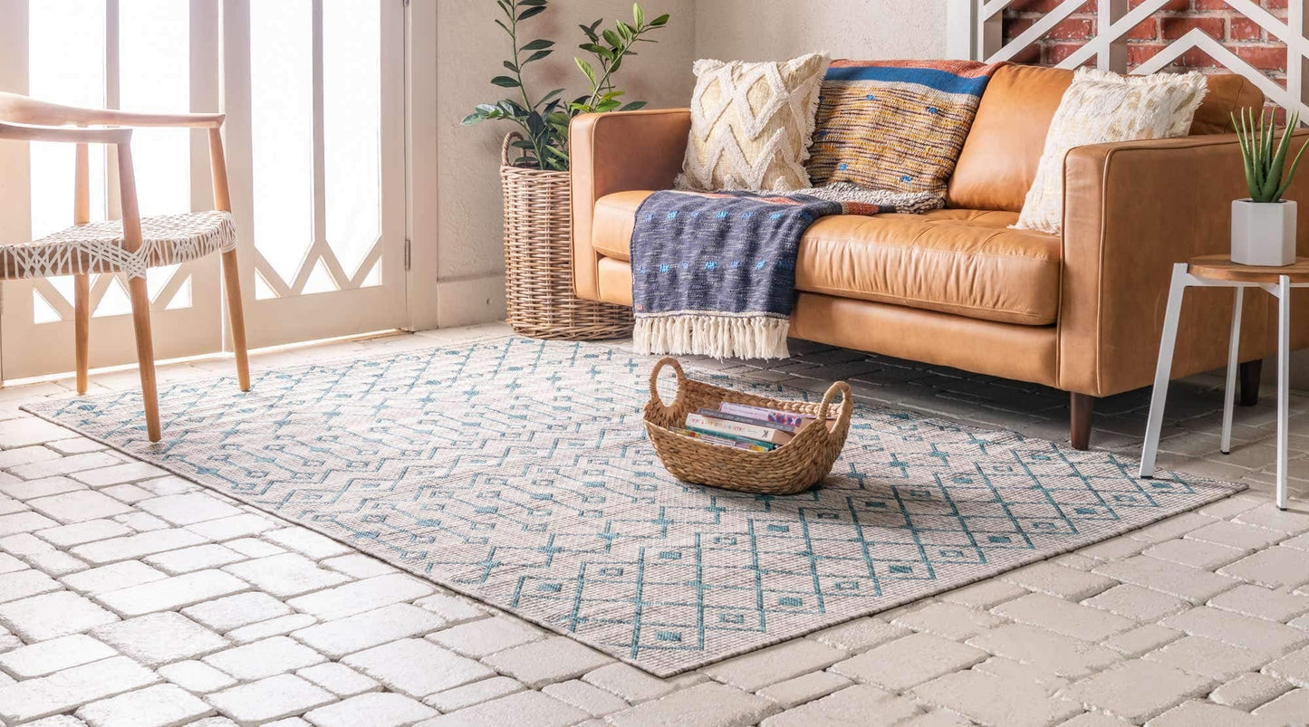 Unique Loom Outdoor Trellis Collection Area Rug - Tribal Trellis (5' 1" x 8' Rectangle, Light Blue/ Ivory)