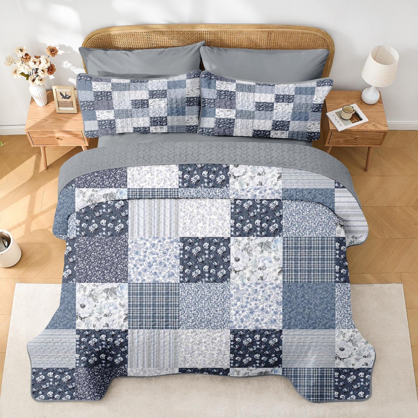 Pamnest Patchwork Quilt Set Queen Size, Floral Boho 3 Pcs Soft Bed Cover Bedding Set, Rustic Blue Farmhouse Lightweight Bedspread Coverlet with 2 Pillow Shams for All Season