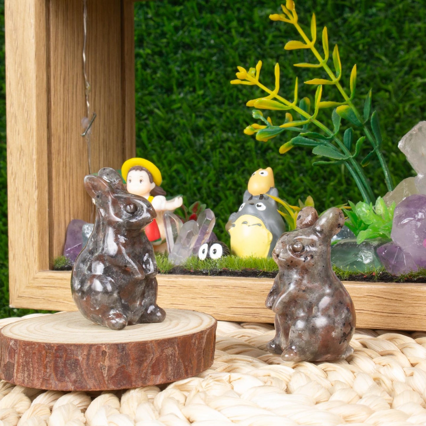 QLRSUXN Yooperlite Bunny Figurine,Hand-Carved Rabbit Statue for Home Decor,1.6" Healing Crystal Desk Ornament, Easter Gift for Women Men,Lucky Feng Shui Charm for Office,Cute Animal Spirit Totem