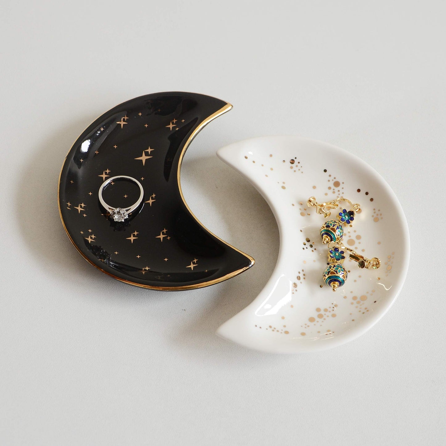 BIHOIB Small Moon Jewelry Dish Tray, Set of 2, Decorative Ceramic Trinket Dish, Modern Accent Tray for Vanity (White and Black)