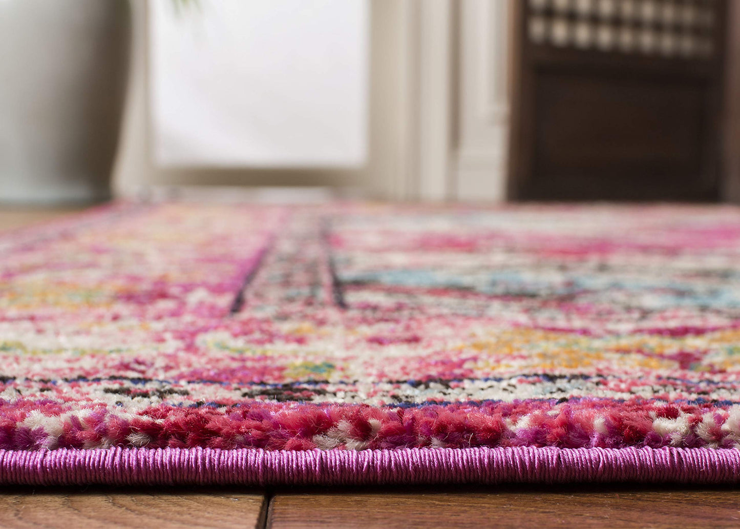 SAFAVIEH Monaco Collection Area Rug - 3' x 5', Pink & Multi, Non-Shedding & Easy to Clean, Distressed Medallion Design, Ideal for Living Room, Bedroom, Dining Space (MNC243D)