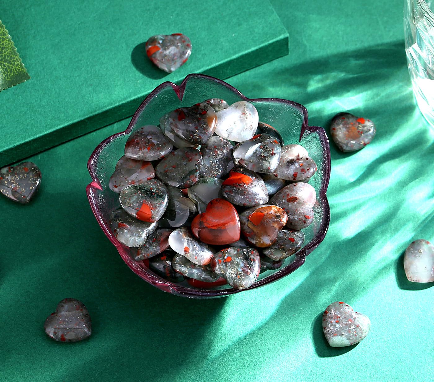 QINJIEJIE 20PCS African Bloodstone Heart Stones Crystals Bulk Love Shaped Worry Stone Heart Rock Pocket Polished Palm Gems Crystal Reiki Balancing Wholesale Carved Stone Decor Gift