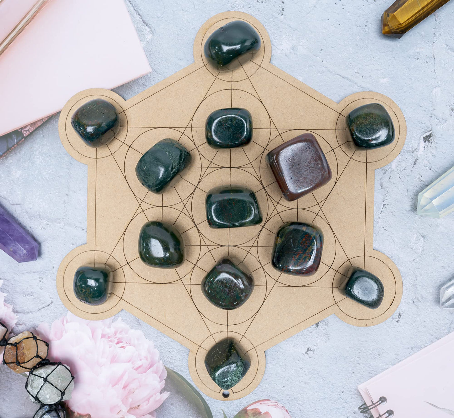 Crocon® 1LB Bloodstone Tumbled Stones and Crystals bulk 2000+ Carats Natural Crystal Kit for Reiki Healing Crystal Polished, Tumble Stones, Chakra Balancing, Reiki Gift, Home Decor Size : 2025 mm