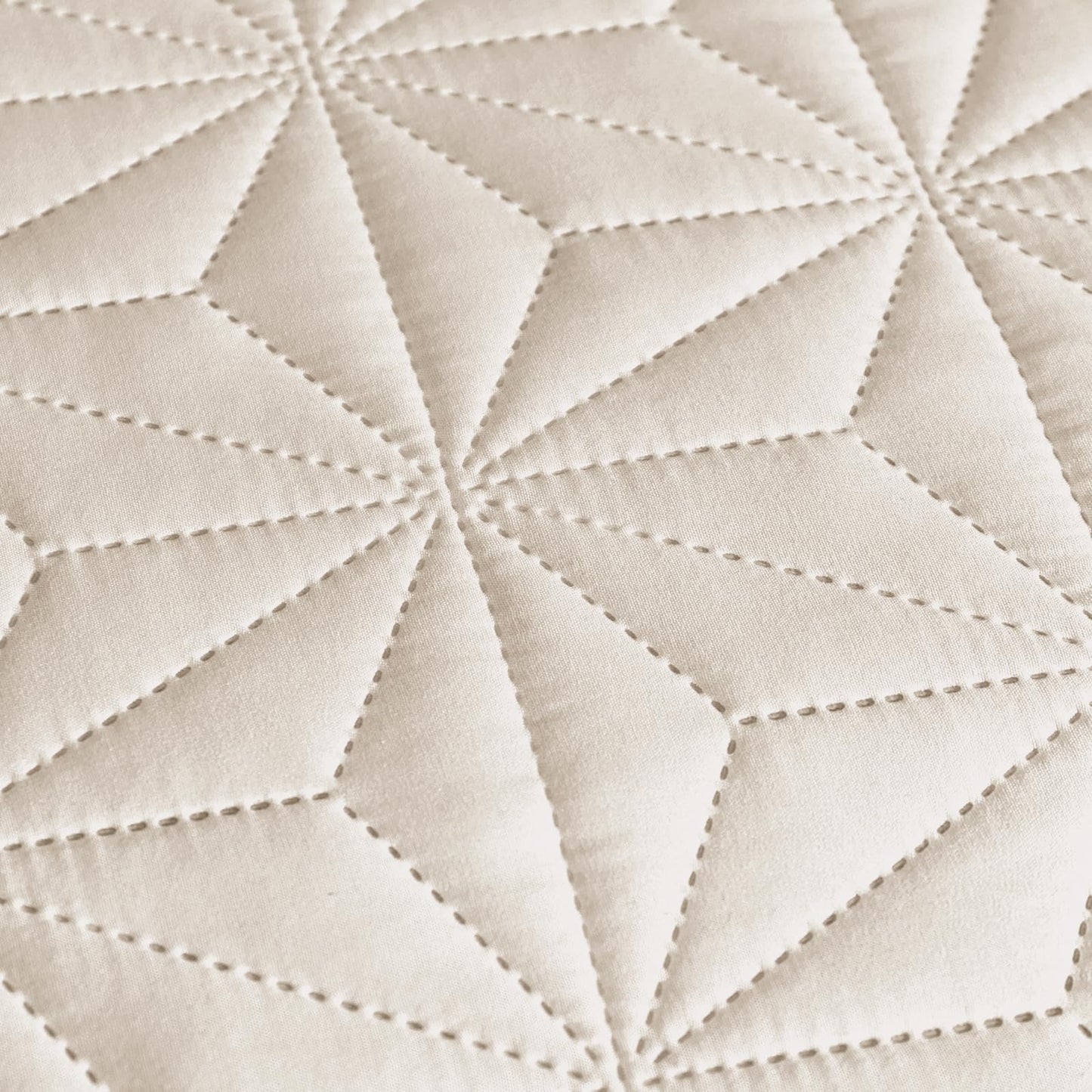 Whale Flotilla Queen Quilt Bedding Set, Soft Brich Beige Bedspreads Quilts Queen Full Size for All Seasons, 3 Pieces Lightweight Geometric Star Pattern Coverlet