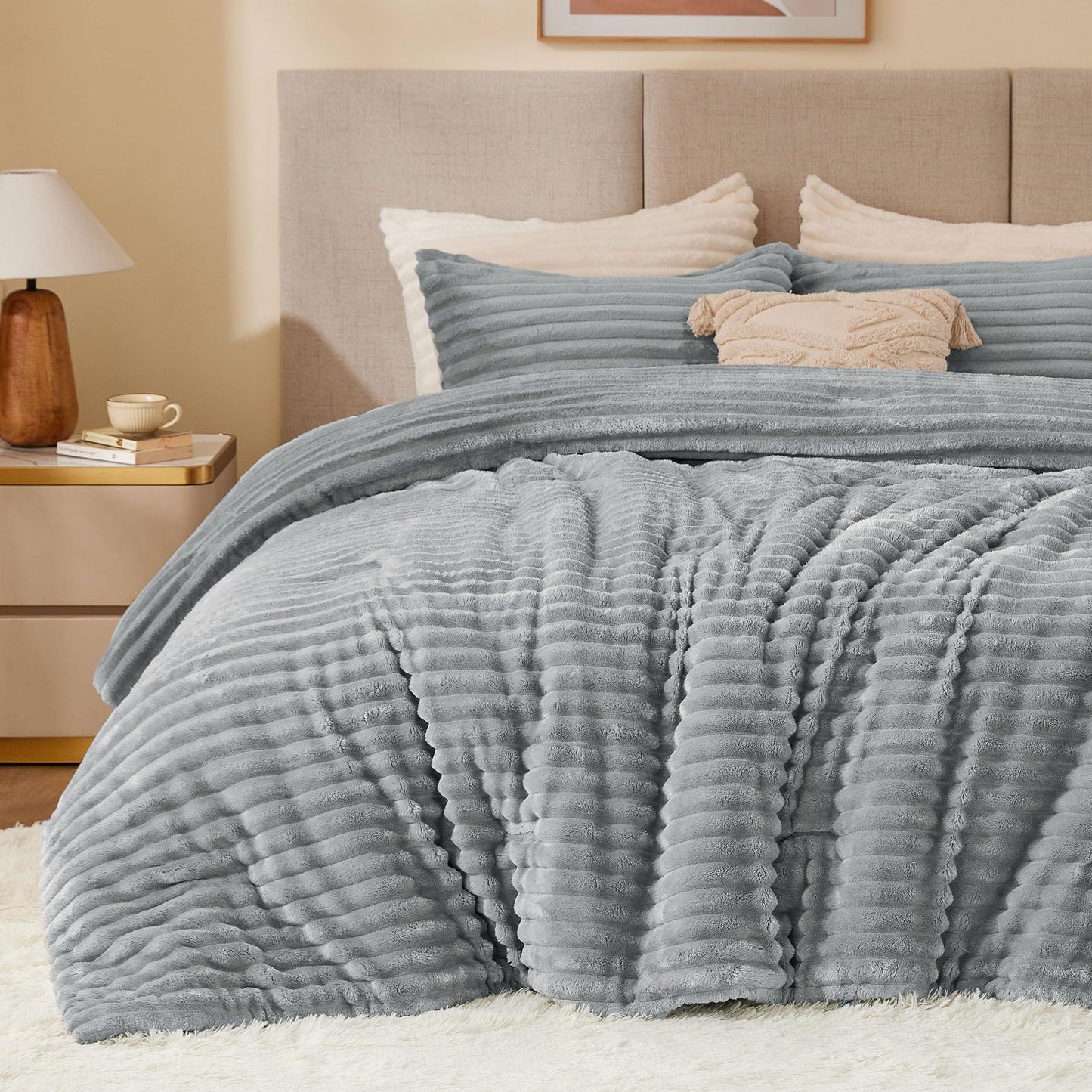 BEDELITE Fleece Queen Comforter Set -Super Soft & Warm Fluffy Light Grey Bedding, Luxury Fuzzy Heavy Bed Set for Winter with 2 Pillow Cases