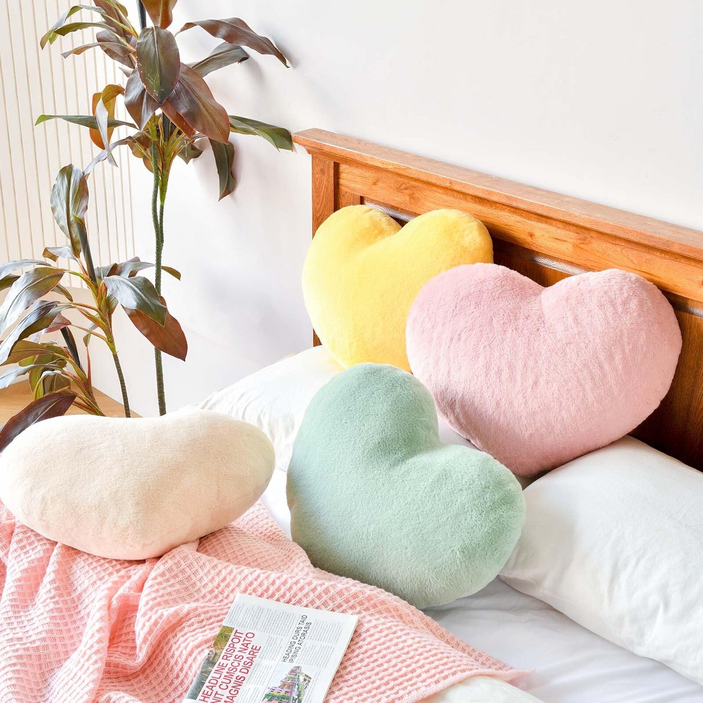XVTRU Dusty Pink Heart Pillows, Cute Heart Decorative Pillow, Heart Shaped Throw Pillows for Bed, Faux Rabbit Fur Plush Hoom Decor Pillow Cushion for Chair Sofa Living Room (Mini 12.9" x 9.8")