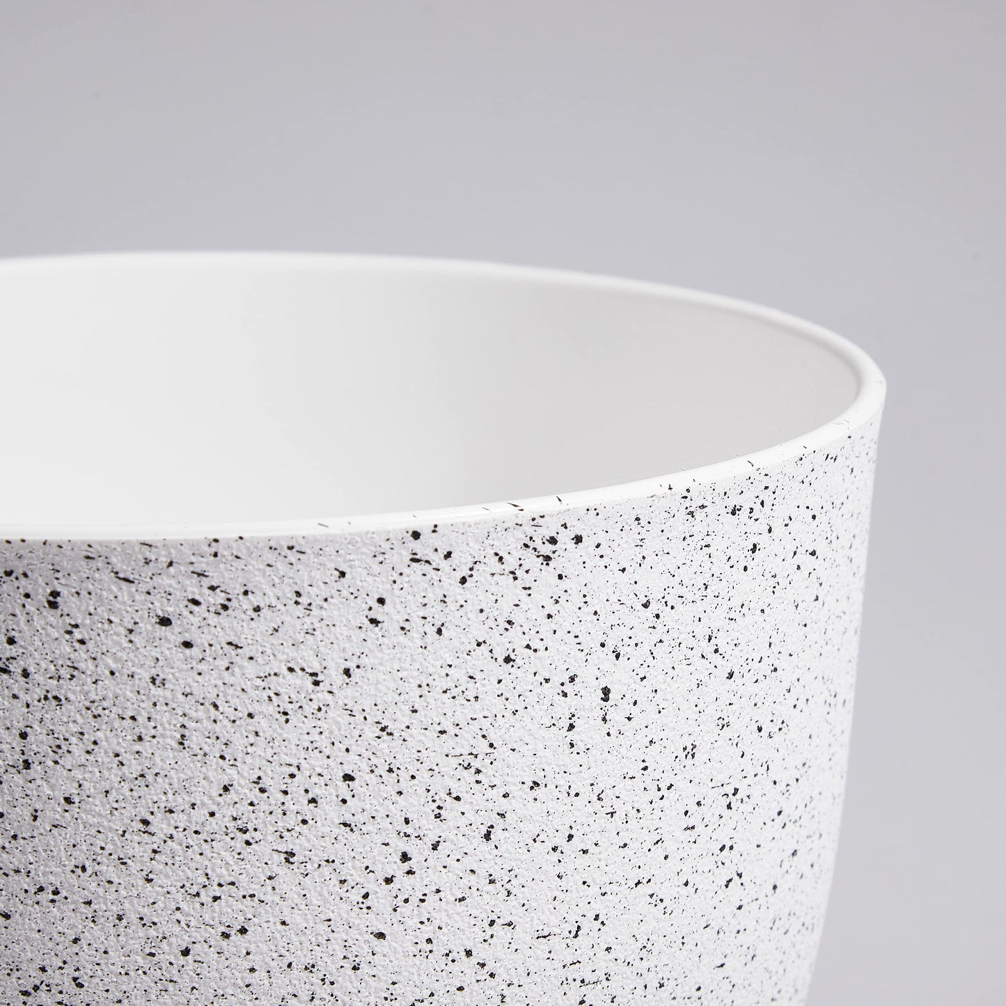 Giraffe Creation 12/10/9 Set of 3 Speckled White Plant Pots, Modern Indoor & Outdoor Planters with Drainage Holes and Saucers