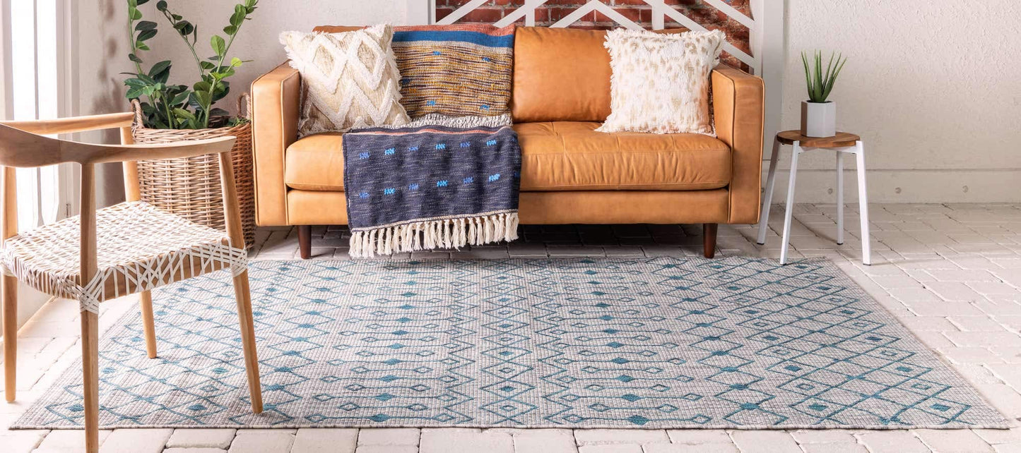 Unique Loom Outdoor Trellis Collection Area Rug - Tribal Trellis (5' 1" x 8' Rectangle, Light Blue/ Ivory)