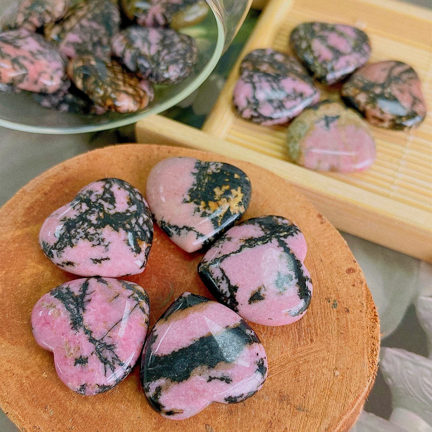 20 PCS Rhodochrosite Natural Heart Healing Crystals Cute Polished Crystal Black Line Rhodolite Stones Palm Love Heart Pocket Set Reiki Energy Balancing Meditation Valentine's Day Gift Women