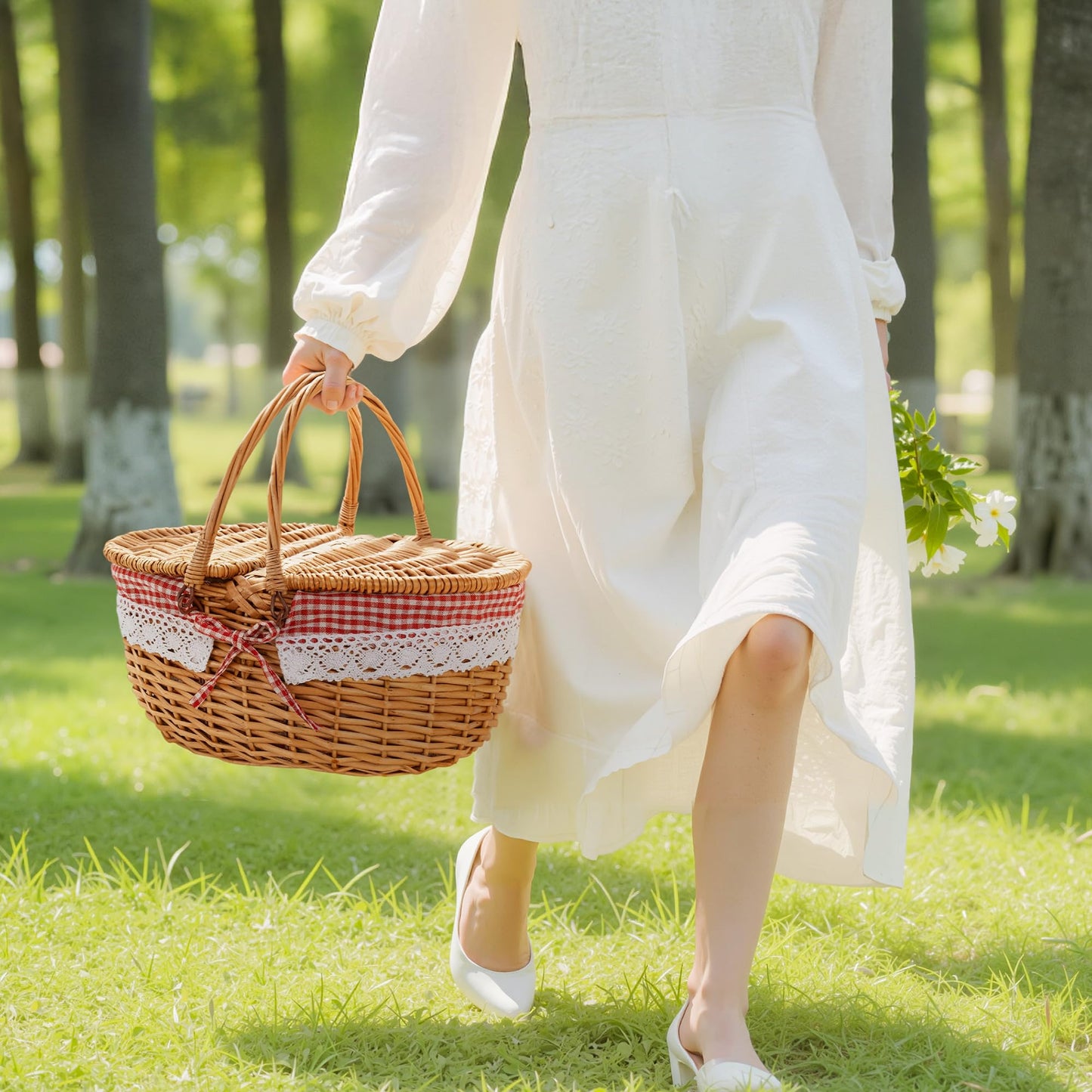 GRANNY SAYS Picnic Basket, Wicker Basket with Lid, Woven Cute Basket with Handle, Storage Basket with Washable Lining & Dual-Flid Lid, Natural Willow Picnic Hamper, Red Lining