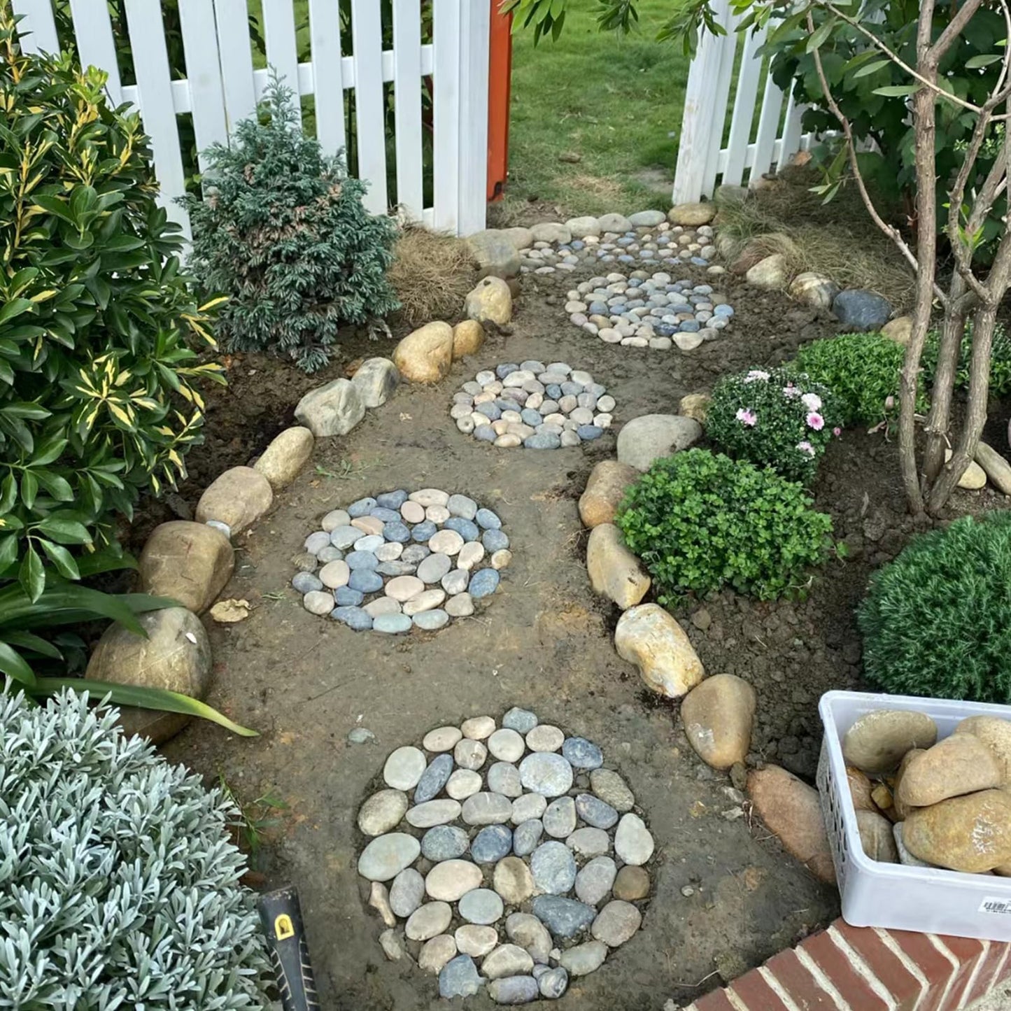 FANTIAN 20 lbs Natural River Rocks Mexican Beach Pebbles, 2-3 Inch Decorative River Rocks for Landscaping Garden Paving Plant Rocks Crafting Walkways and Outdoor Decorative Stone